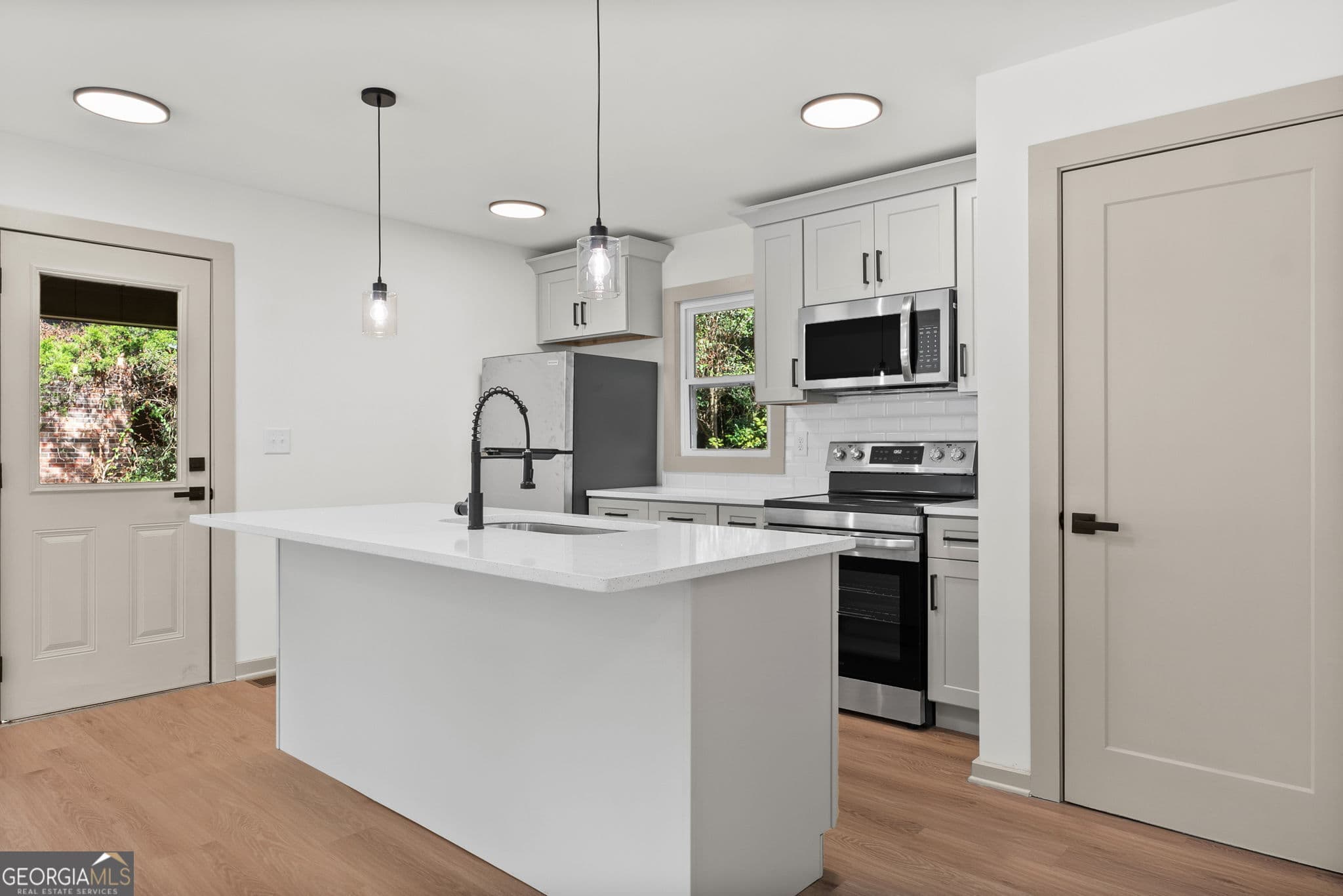 3 bedroom, 2 bathroom, 925 sq ft single family residence for sale at 1111 Parkview Drive, Griffin, GA 30224 — photo 8