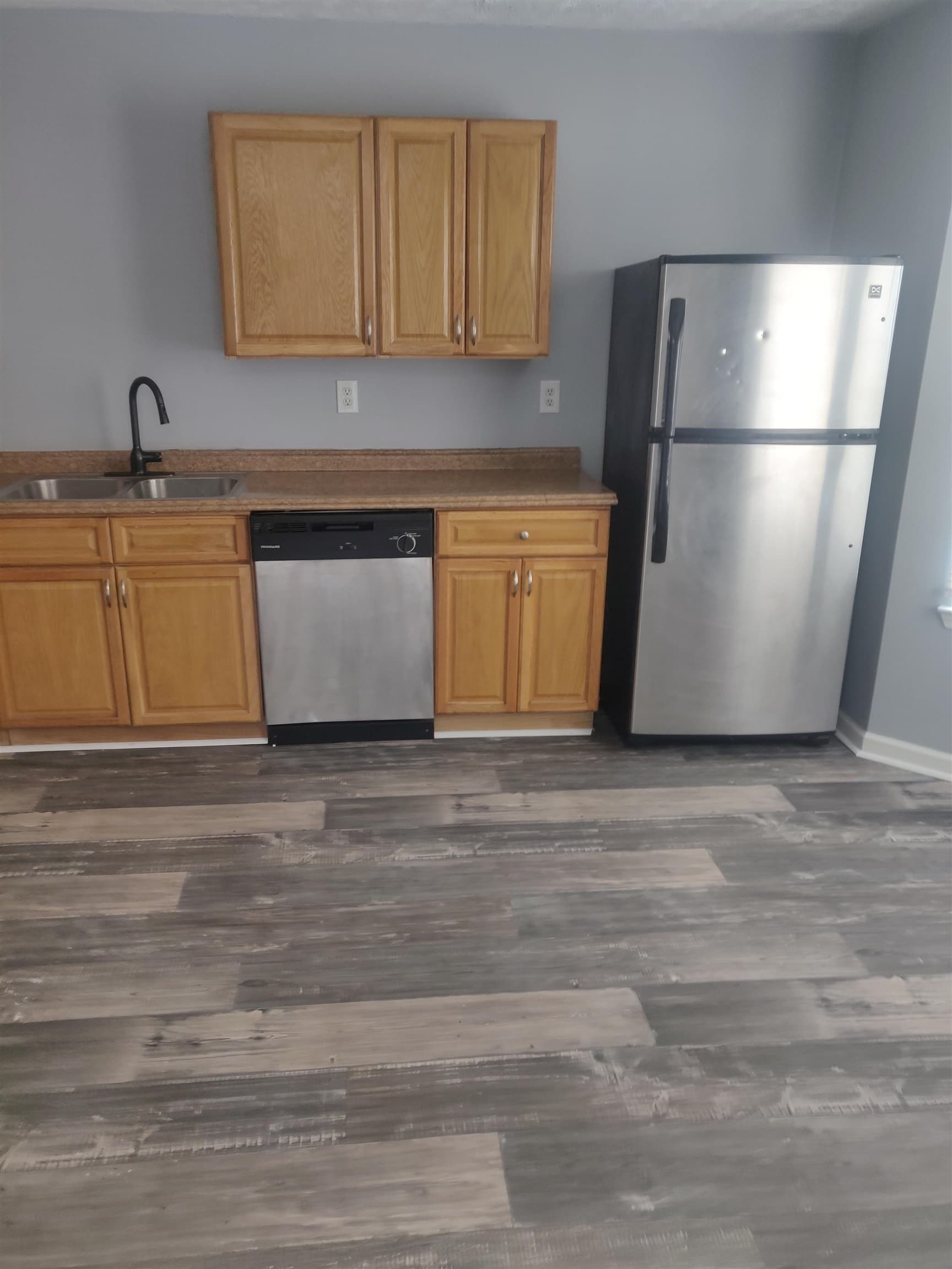 3 bedroom, 3.5 bathroom townhouse for rent at 2019 Marbut Trace, Lithonia, GA 30058 for $1,750 a month — photo 2