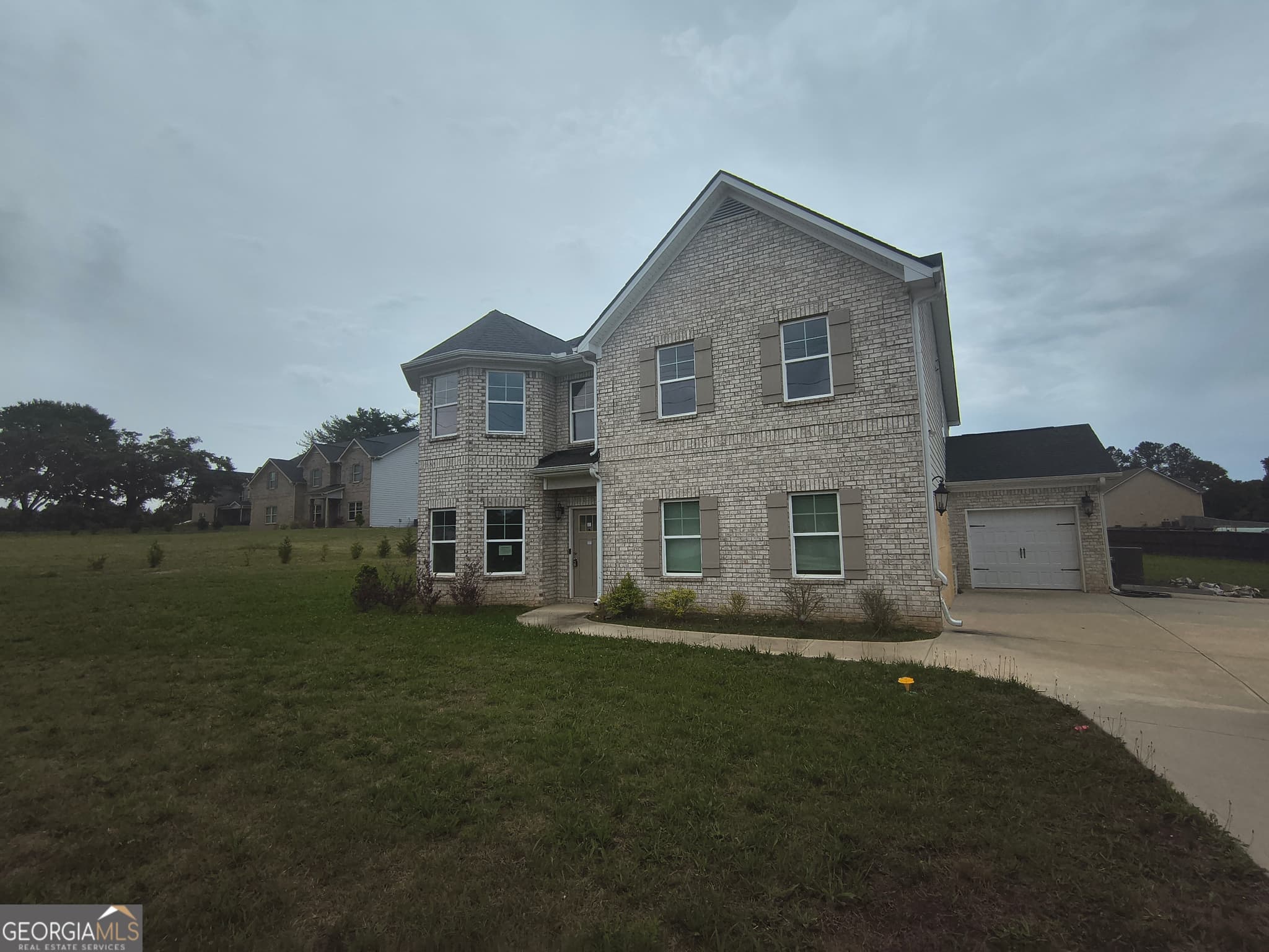 5 bedroom, 3 bathroom, 3,176 sq ft single family residence sold at 685 S Jeff Davis Drive, Fayetteville, GA 30215