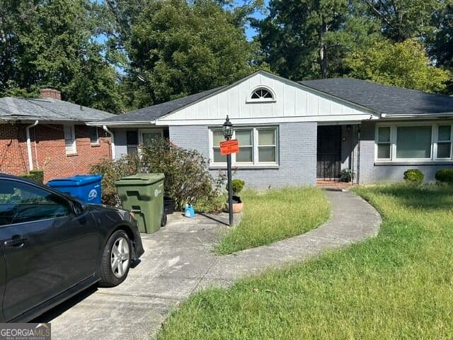 3 bedroom, 2 bathroom, 1,648 sq ft single family residence for sale at 17 N LEATHERS Circle 14014700150123, Atlanta, GA 30314 — photo 1 of 4