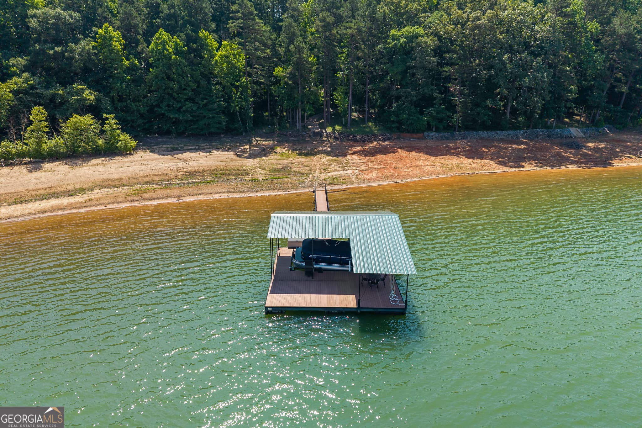 3 bedroom, 2.5 bathroom, 2,217 sq ft single family residence under contract at 244 Lake View Court, Lavonia, GA 30553 — photo 3