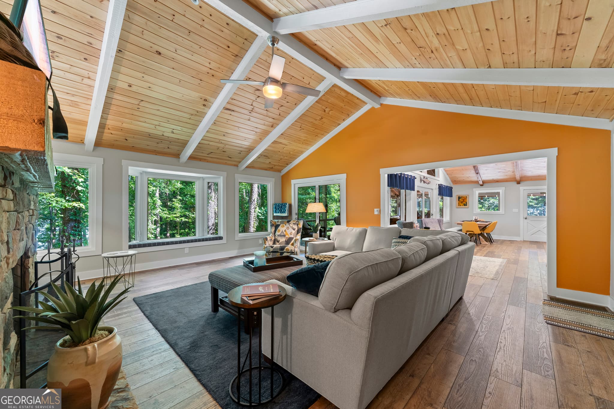 3 bedroom, 2.5 bathroom, 2,217 sq ft single family residence under contract at 244 Lake View Court, Lavonia, GA 30553 — photo 9