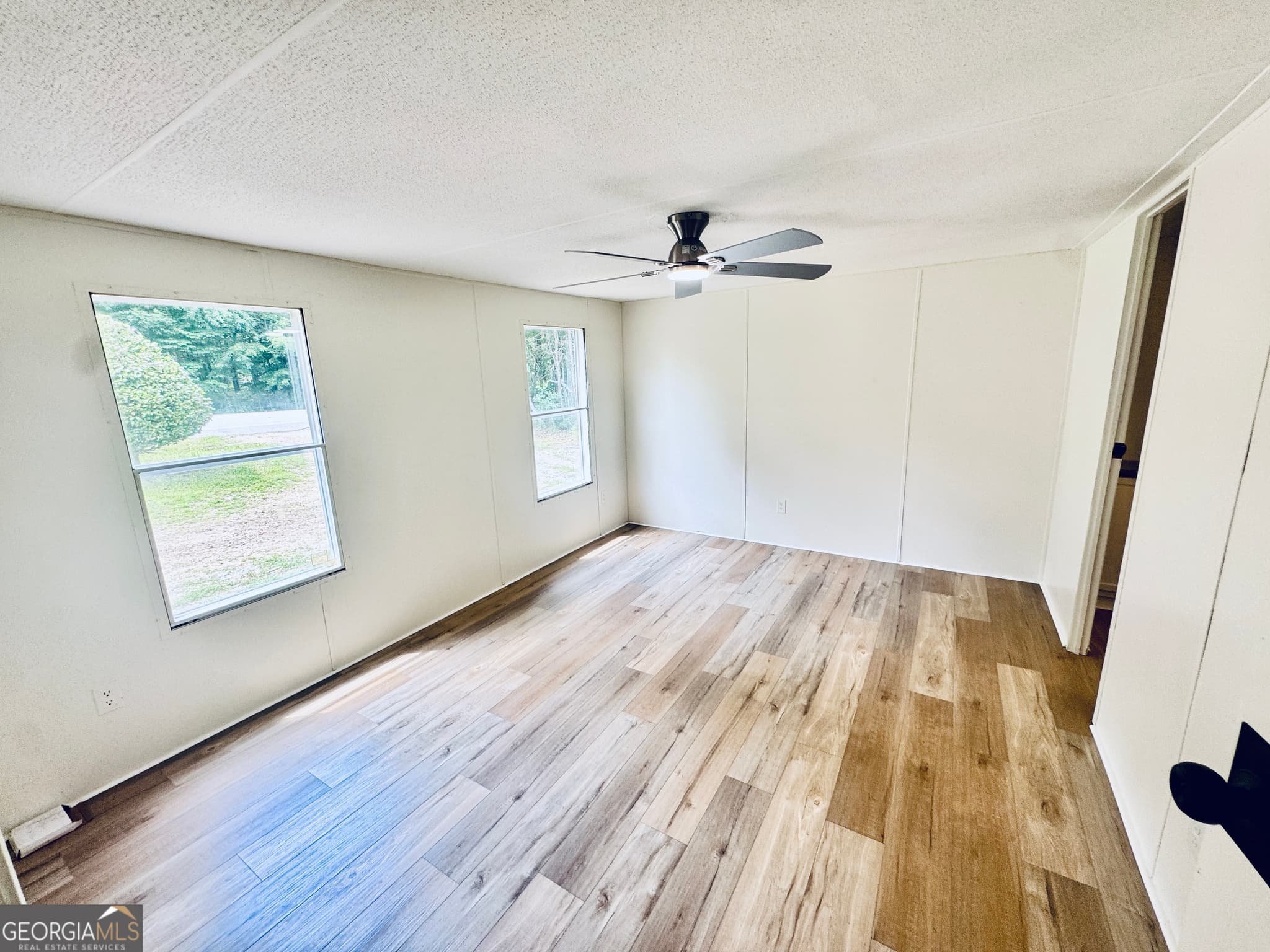 3 bedroom, 2 bathroom manufactured home,single family residence under contract at 713 Woods Road, Tunnel Hill, GA 30755 — photo 9