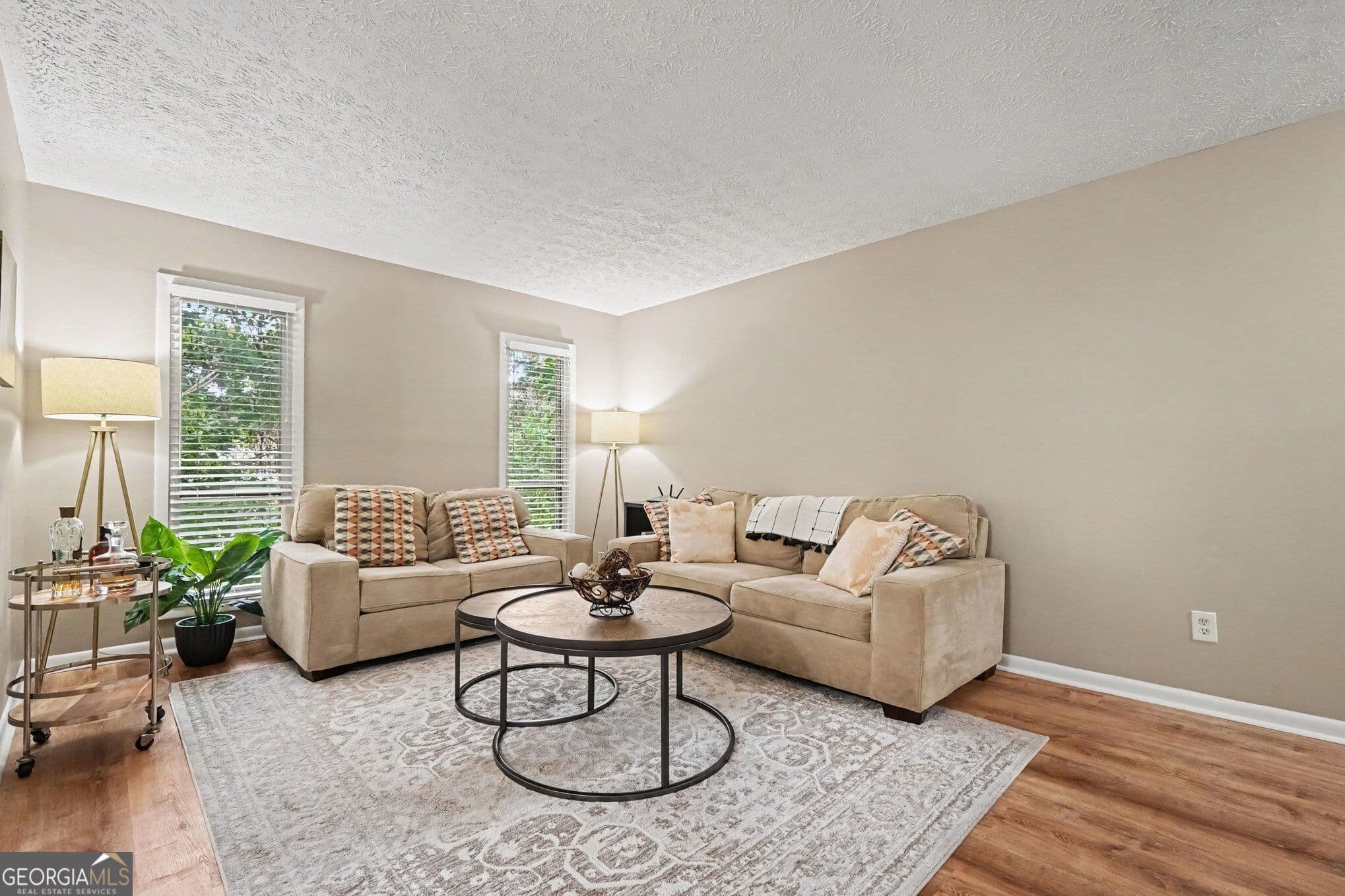 1 bedroom, 1 bathroom, 748 sq ft condominium for sale at 5157 Roswell Road 8, Sandy Springs, GA 30342 — photo 6