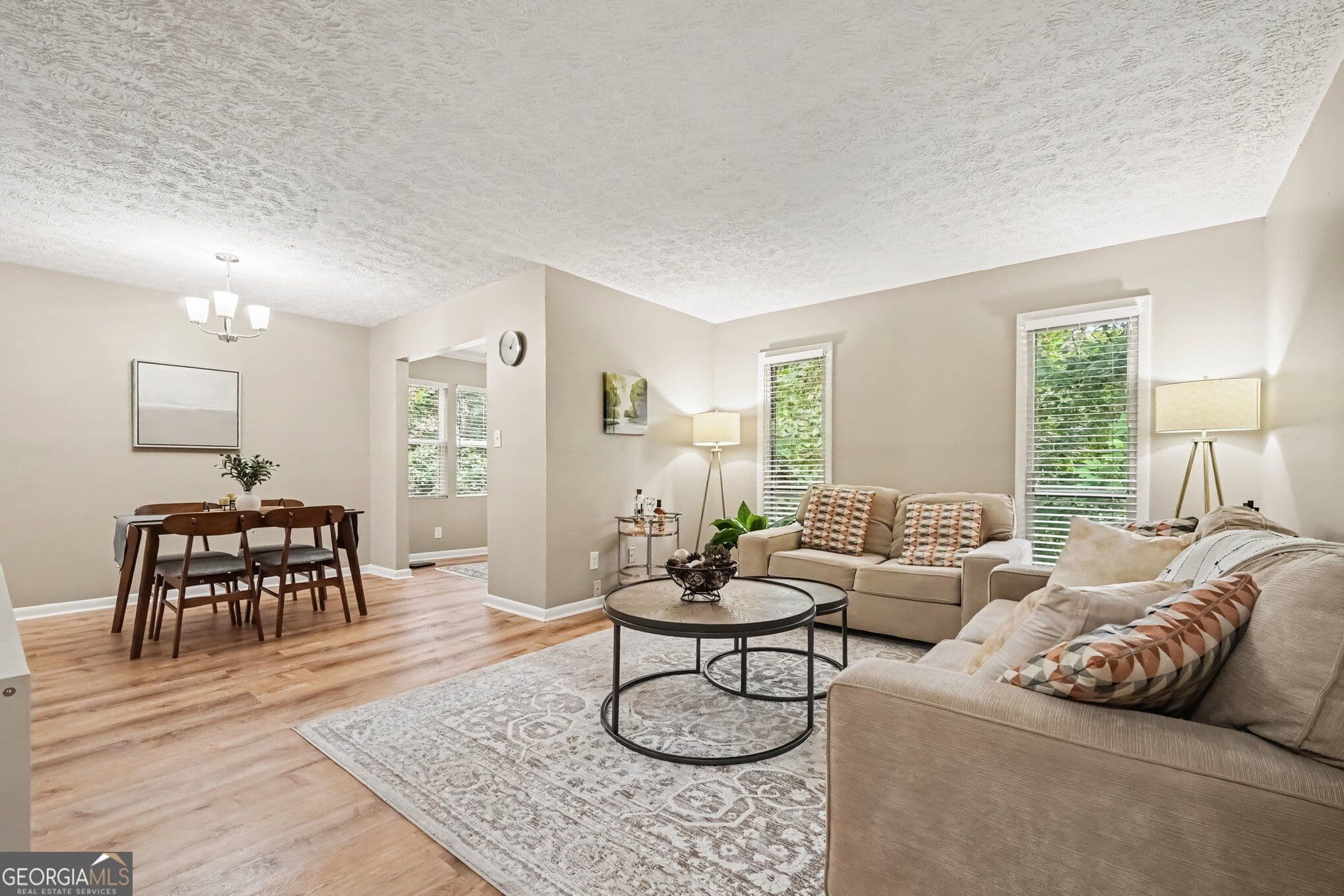 1 bedroom, 1 bathroom, 748 sq ft condominium for sale at 5157 Roswell Road 8, Sandy Springs, GA 30342 — photo 5