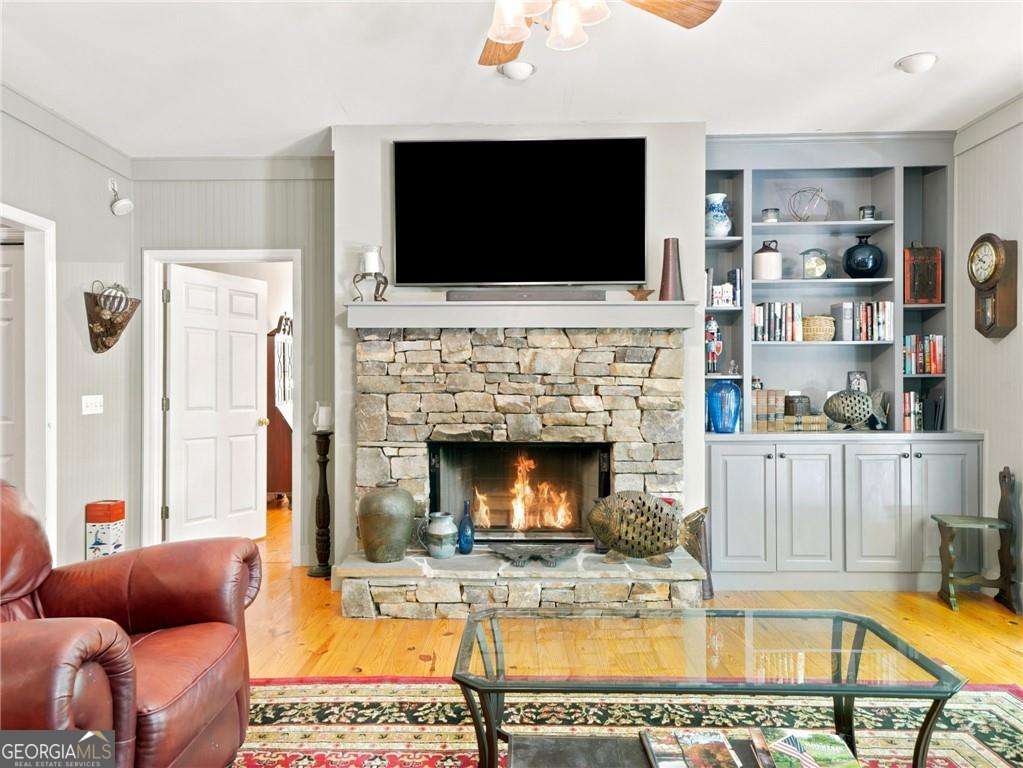 5 bedroom, 2.5 bathroom, 2,438 sq ft cabin,single family residence for sale at 278 Bellflower Drive, Jasper, GA 30143 — photo 6