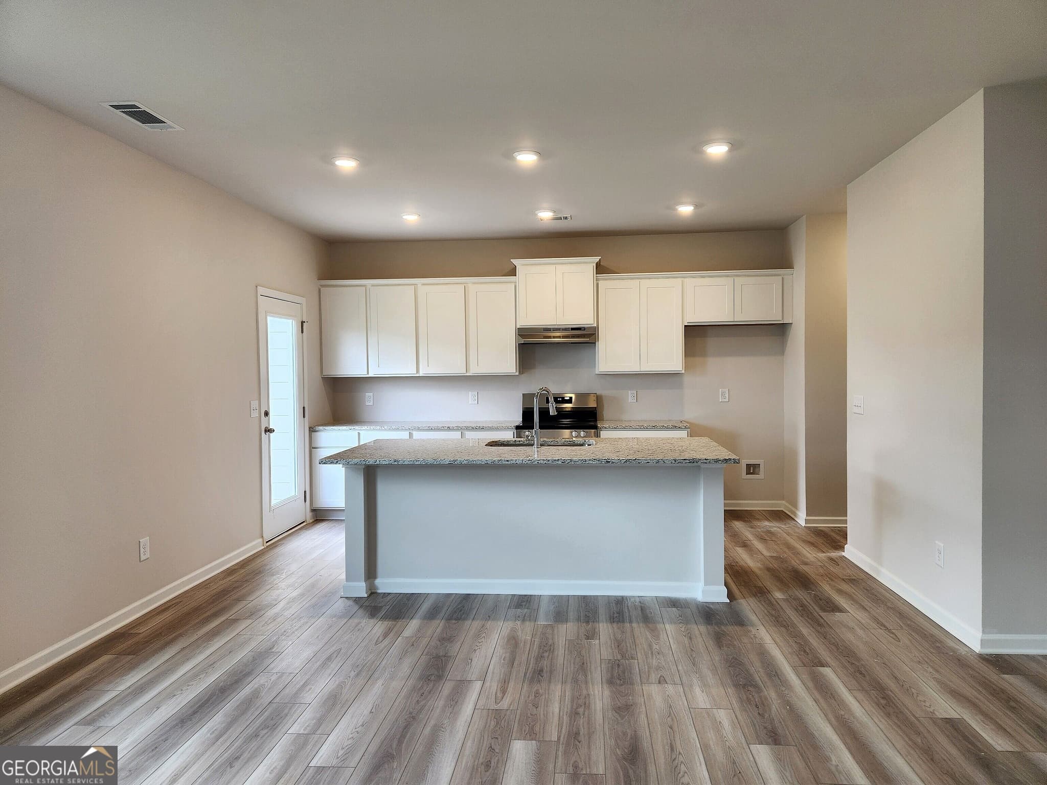 3 bedroom, 2.5 bathroom, 1,848 sq ft townhouse for sale at 69 Umber Lane LOT 37, Newnan, GA 30263 — photo 6