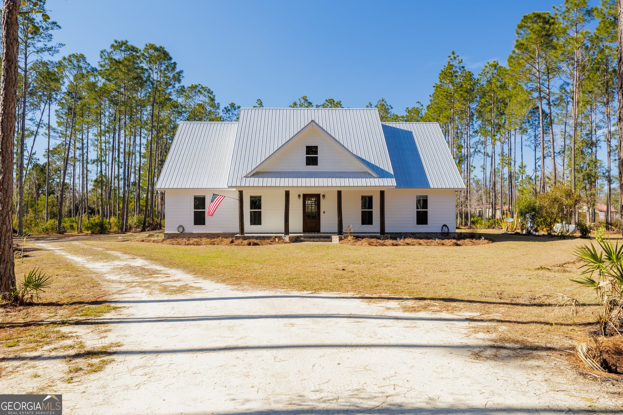 3 bedroom, 2 bathroom, 2,591 sq ft single family residence for sale at 219 Buck Griffis Road, Homerville, GA 31634 — photo 2
