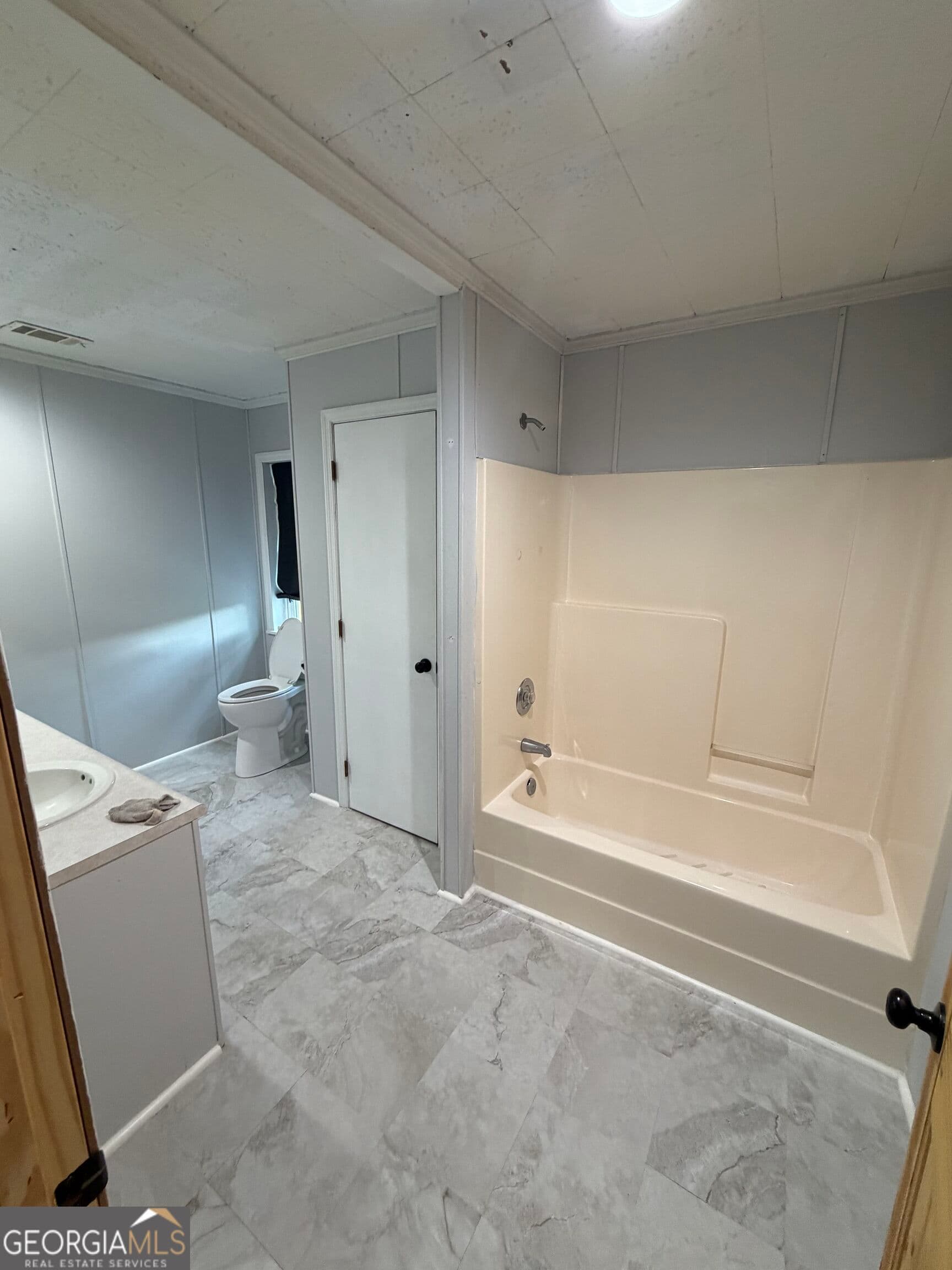 3 bedroom, 2 bathroom, 1,844 sq ft single family residence for sale at 4702 W Old Savannah Road, Millen, GA 30442 — photo 9