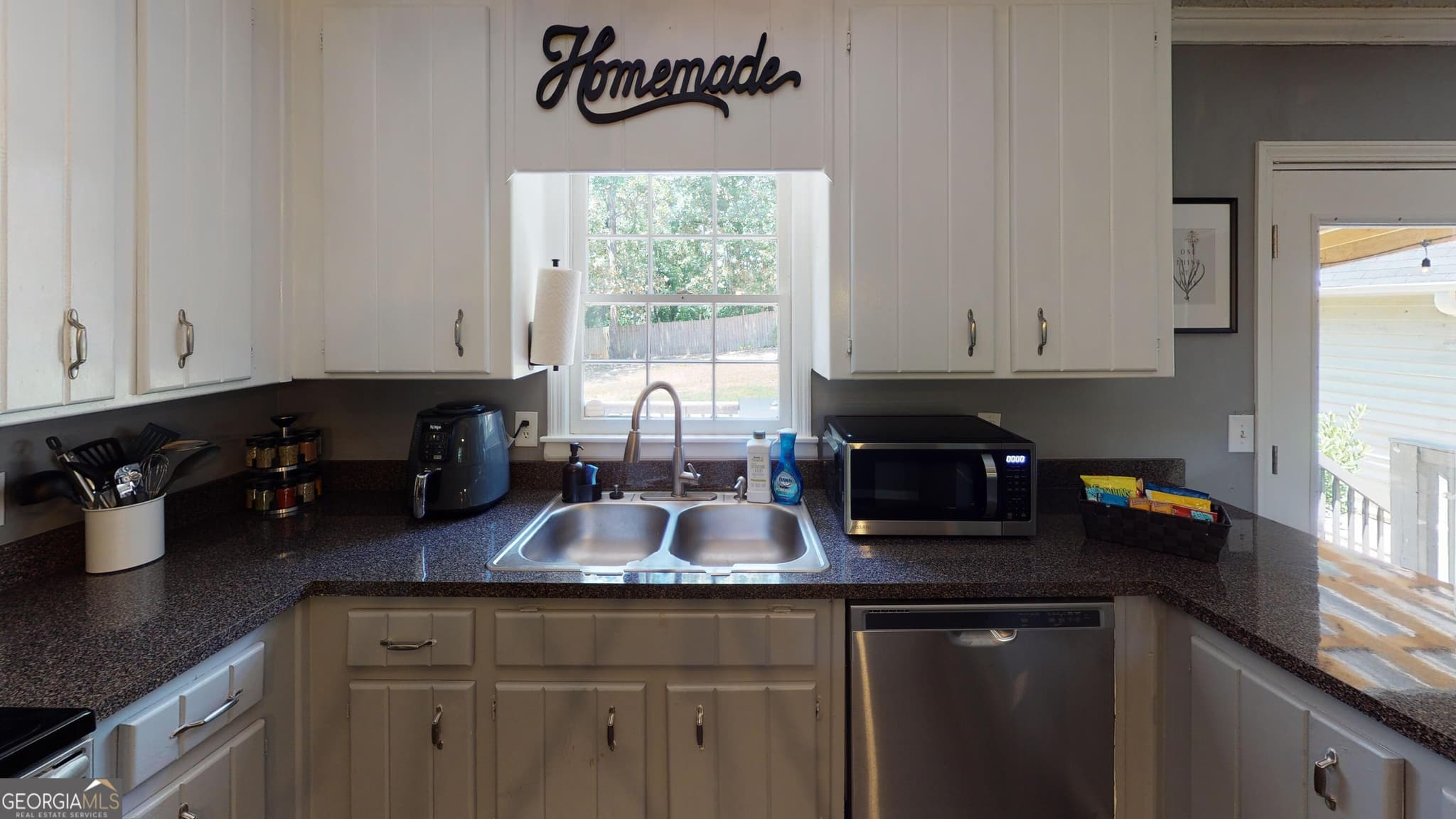 3 bedroom, 1.5 bathroom single family residence for rent at 4297 Earney Road 1, Woodstock, GA 30188 for $4,597 a month — photo 5