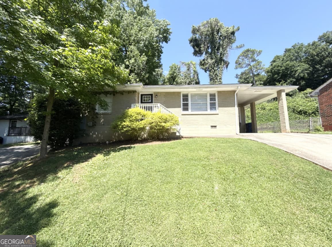 5 bedroom, 2 bathroom, 2,620 sq ft single family residence for sale at 2159 MACON Drive, Atlanta, GA 30315 — photo 2