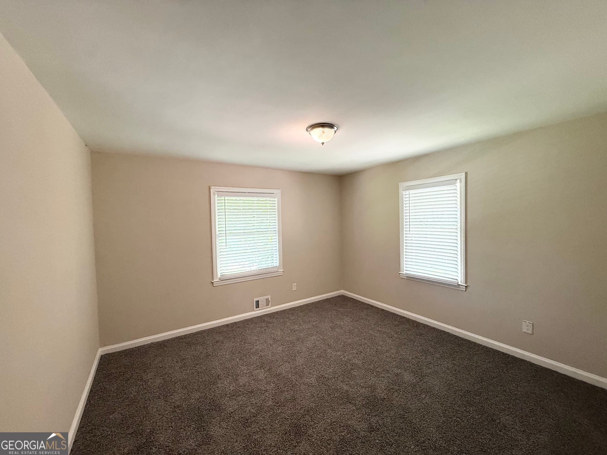 5 bedroom, 2 bathroom, 2,620 sq ft single family residence for sale at 2159 MACON Drive, Atlanta, GA 30315 — photo 5