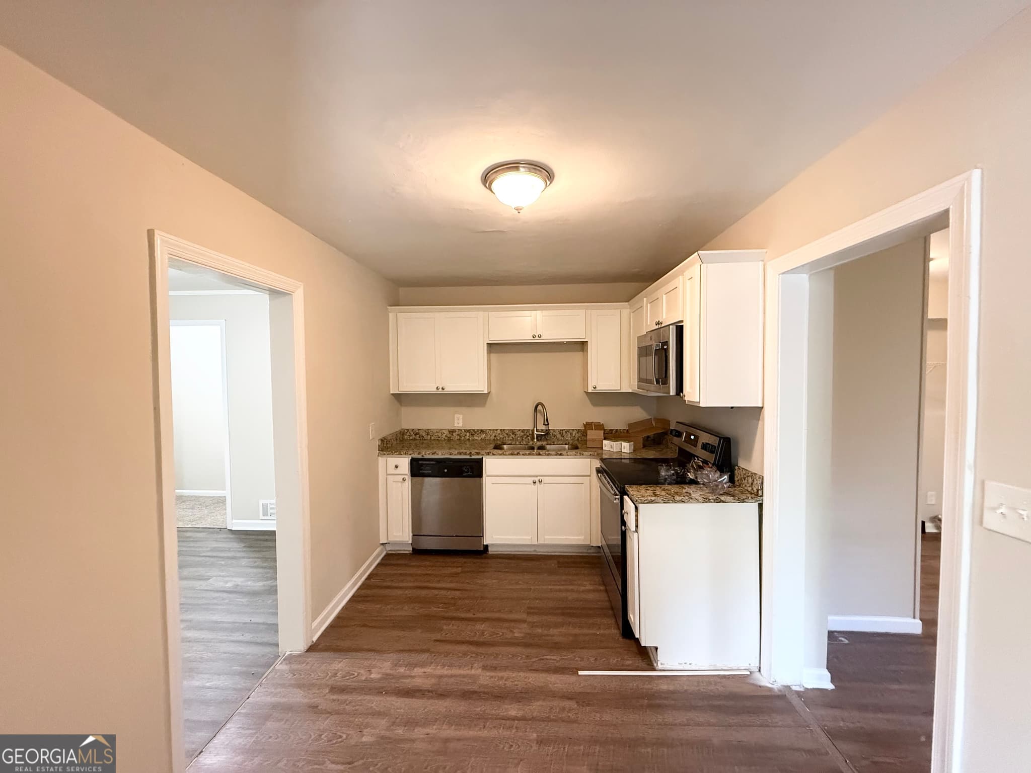 5 bedroom, 2 bathroom, 2,620 sq ft single family residence for sale at 2159 MACON Drive, Atlanta, GA 30315 — photo 4