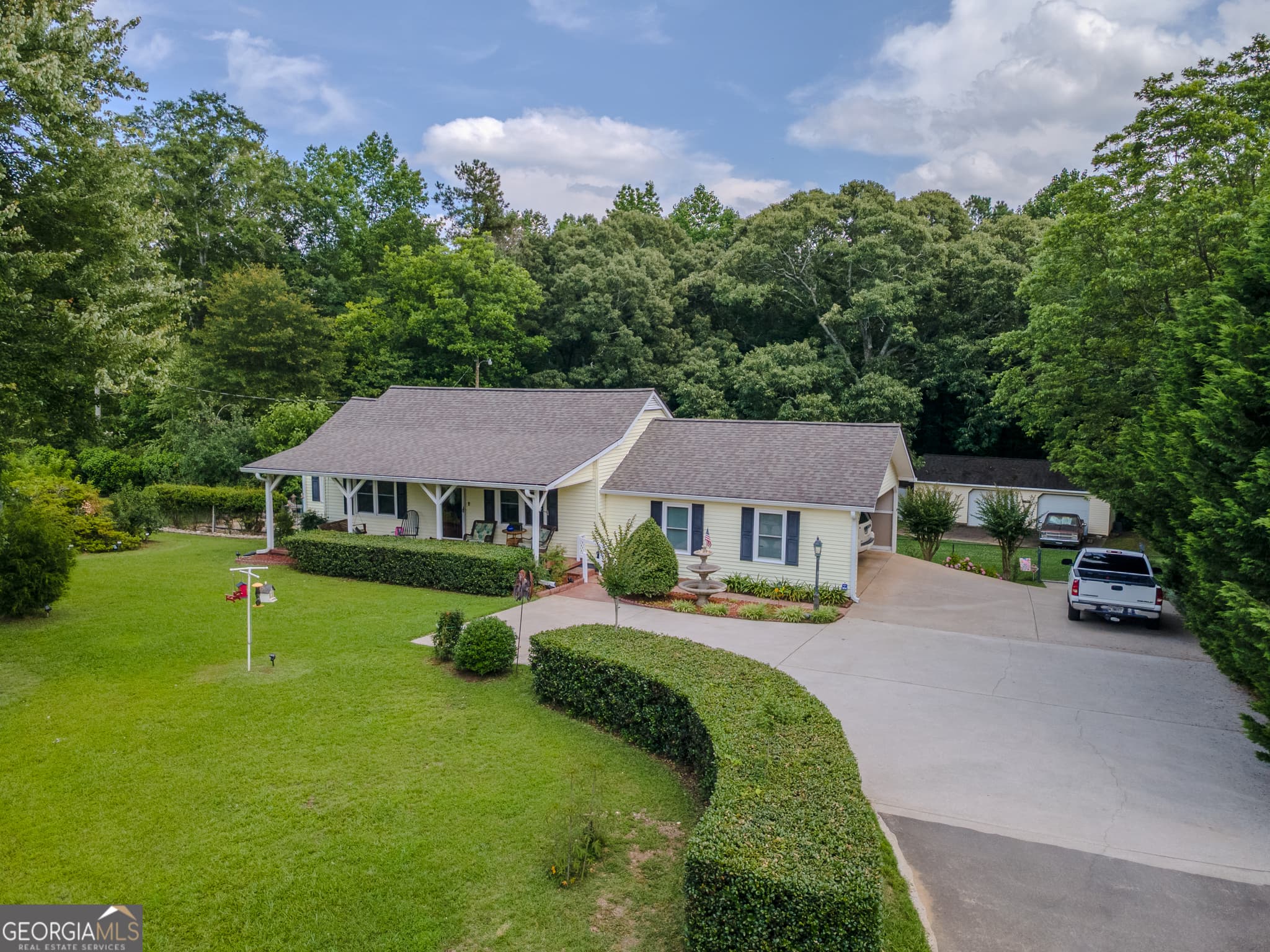 2 bedroom, 2 bathroom, 1,362 sq ft single family residence for sale at 4017 S South Bogan Road, Buford, GA 30519 — photo 1 of 11