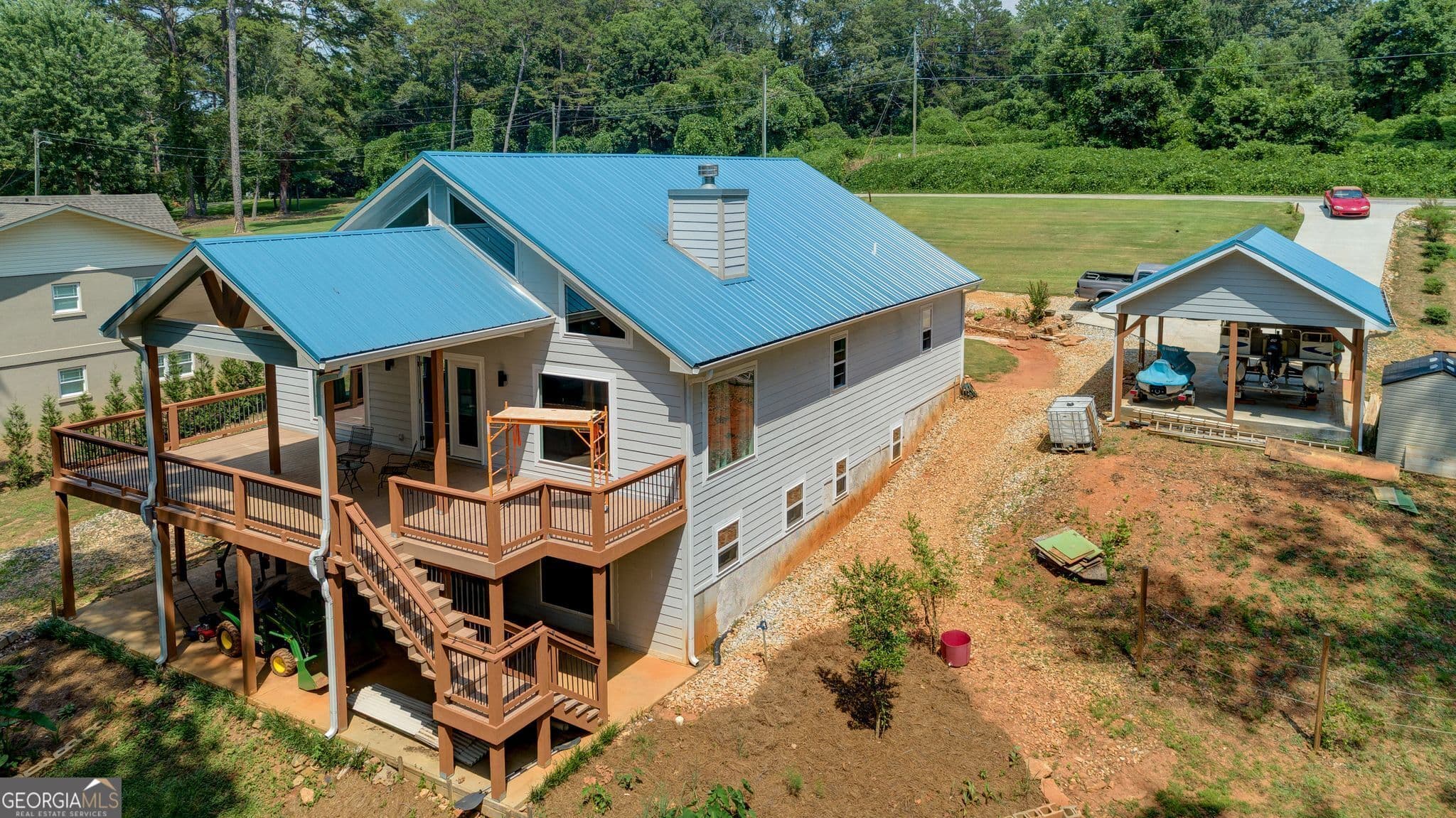 6 bedroom, 3 bathroom, 3,926 sq ft single family residence for sale at 1010 Lakeland Drive, Toccoa, GA 30577