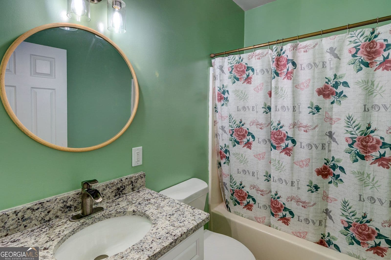6 bedroom, 3 bathroom, 3,926 sq ft single family residence for sale at 1010 Lakeland Drive, Toccoa, GA 30577 — photo 9