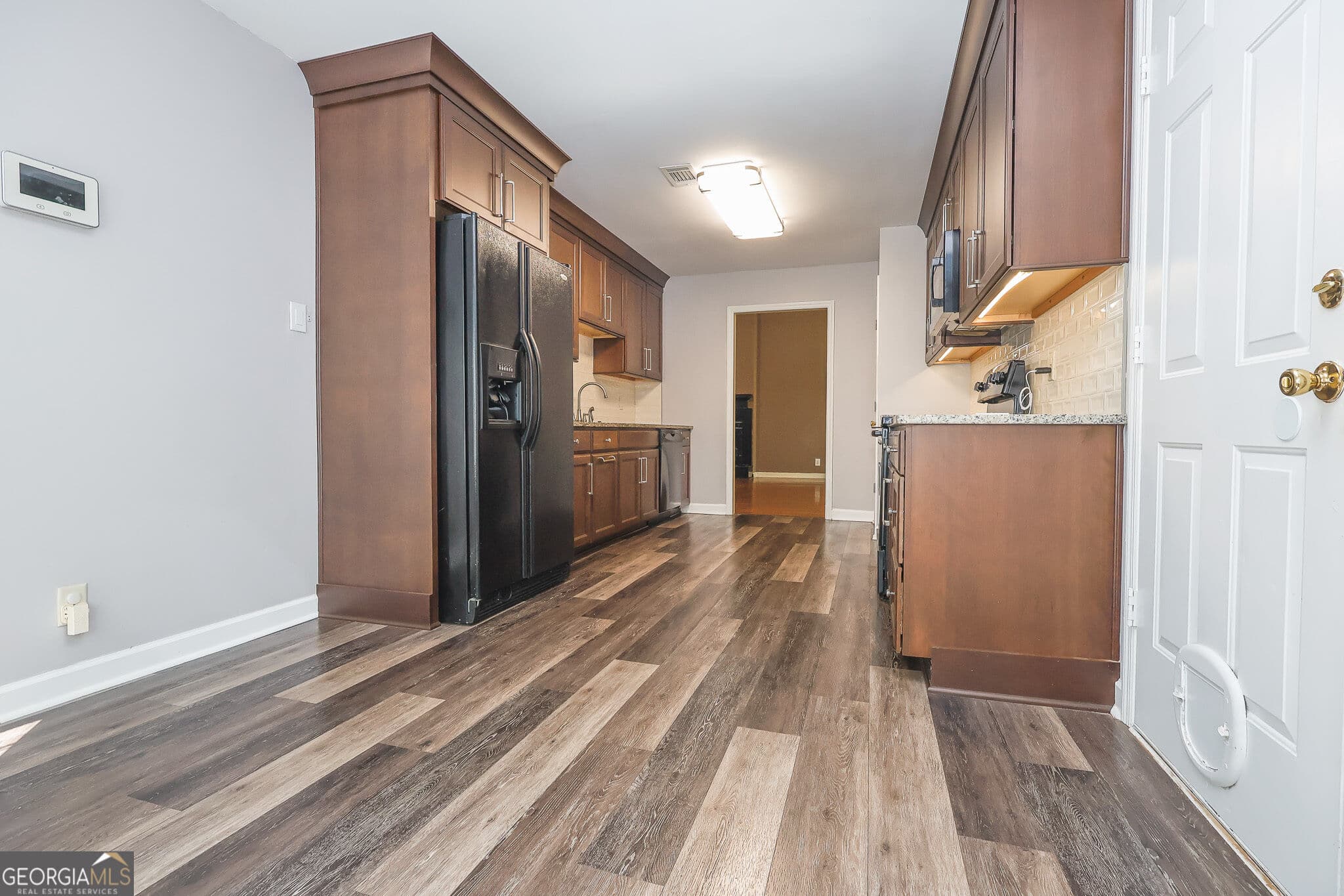 3 bedroom, 2.5 bathroom, 2,445 sq ft single family residence for sale at 203 Settlers Trail, Warner Robins, GA 31088 — photo 7