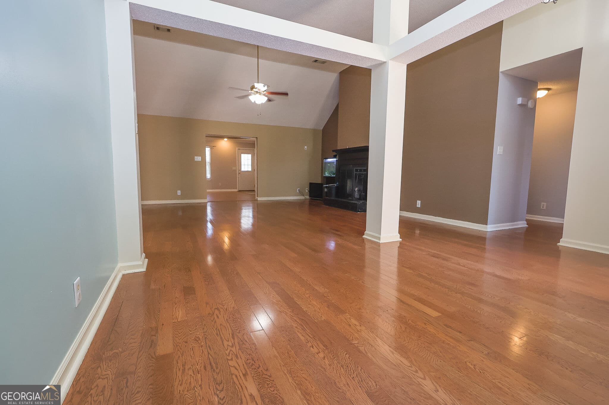 3 bedroom, 2.5 bathroom, 2,445 sq ft single family residence for sale at 203 Settlers Trail, Warner Robins, GA 31088 — photo 4