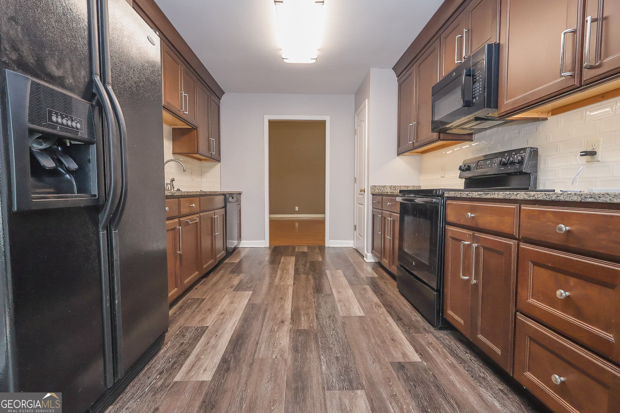 3 bedroom, 2.5 bathroom, 2,445 sq ft single family residence for sale at 203 Settlers Trail, Warner Robins, GA 31088 — photo 8