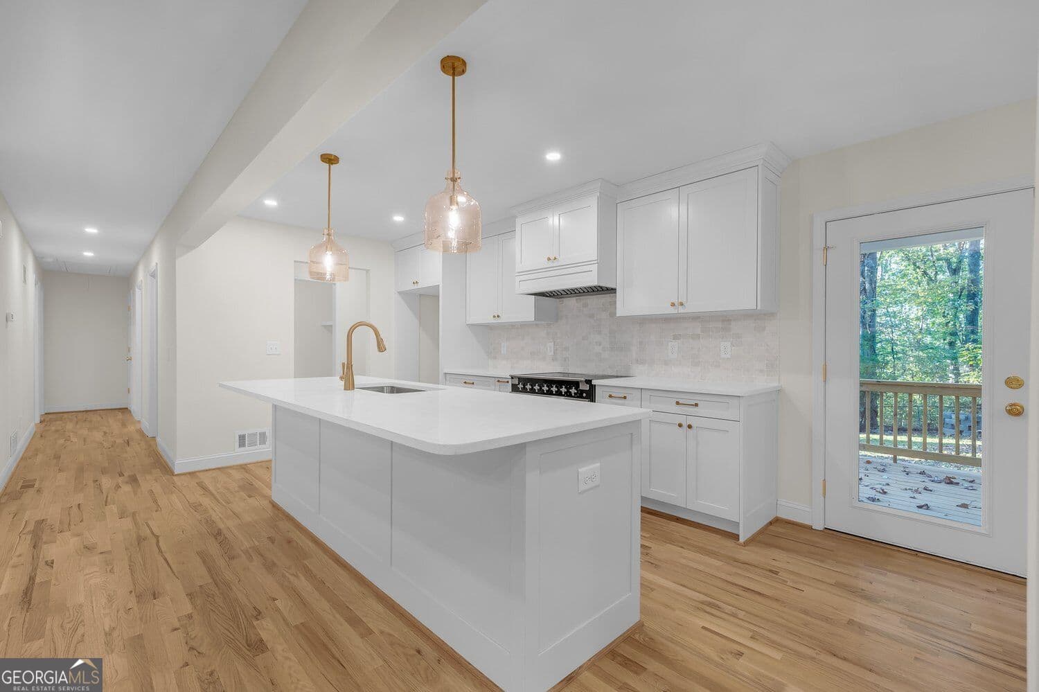 2 bedroom, 1.5 bathroom, 1,484 sq ft single family residence for sale at 6309 Putnam Ford Drive, Woodstock, GA 30189 — photo 9