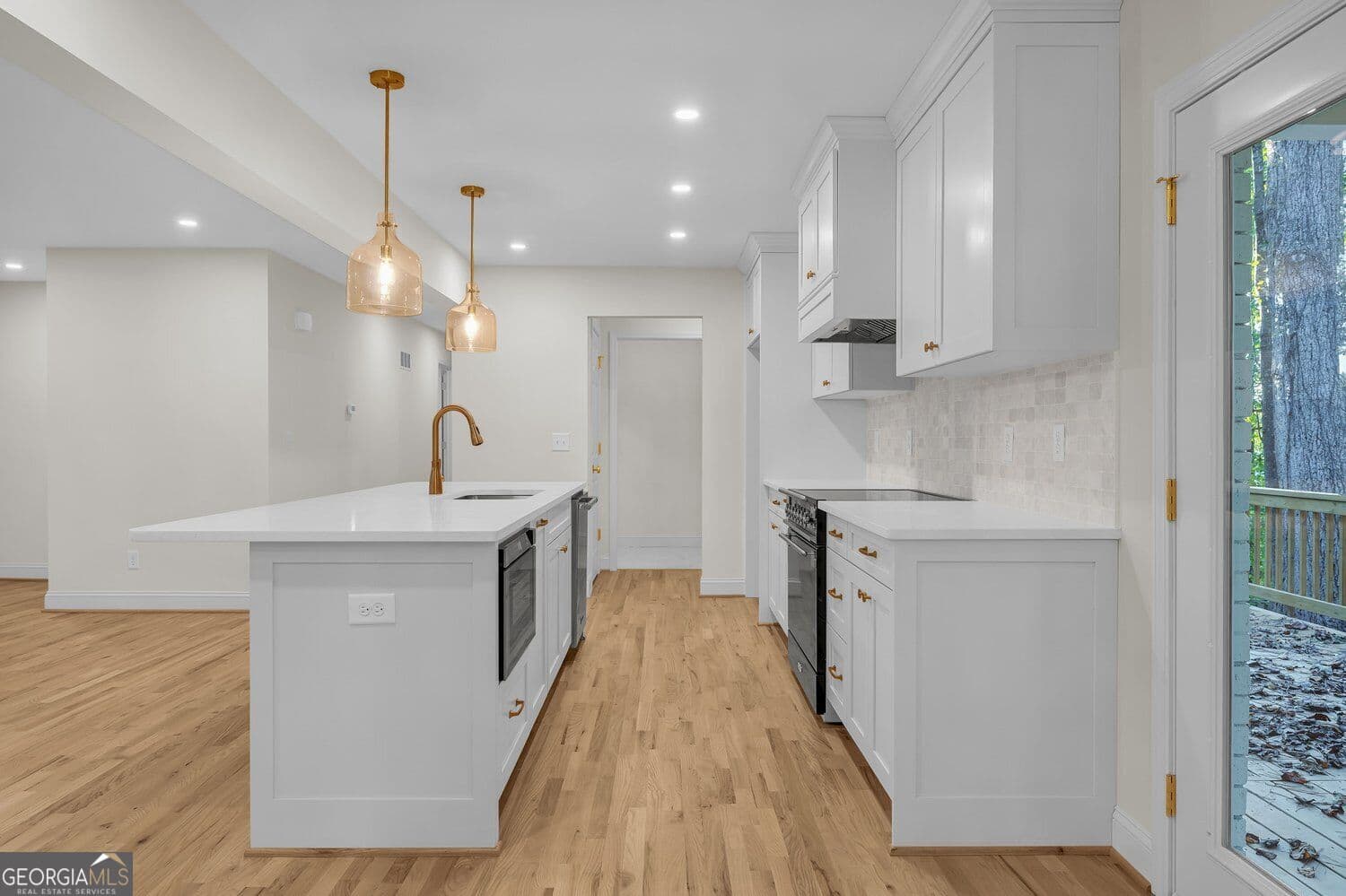2 bedroom, 1.5 bathroom, 1,484 sq ft single family residence for sale at 6309 Putnam Ford Drive, Woodstock, GA 30189 — photo 10