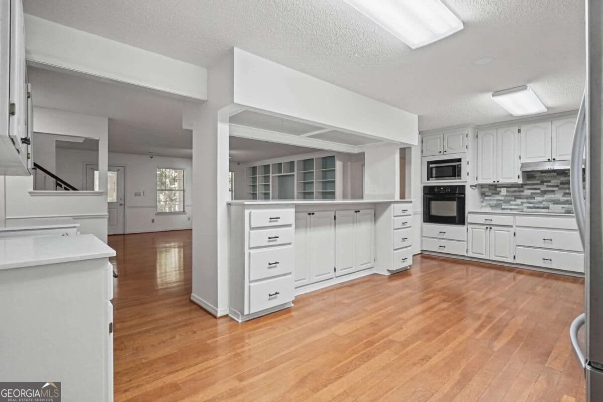 5 bedroom, 2.5 bathroom, 4,500 sq ft single family residence for sale at 2811 Lullwater Road, Tifton, GA 31794 — photo 8