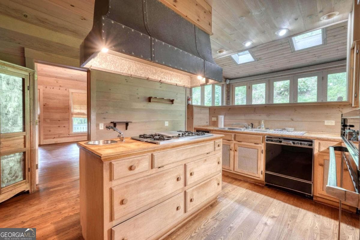 5 bedroom, 3.5 bathroom single family residence for sale at 2350 Dial Road, Blue Ridge, GA 30513 — photo 8
