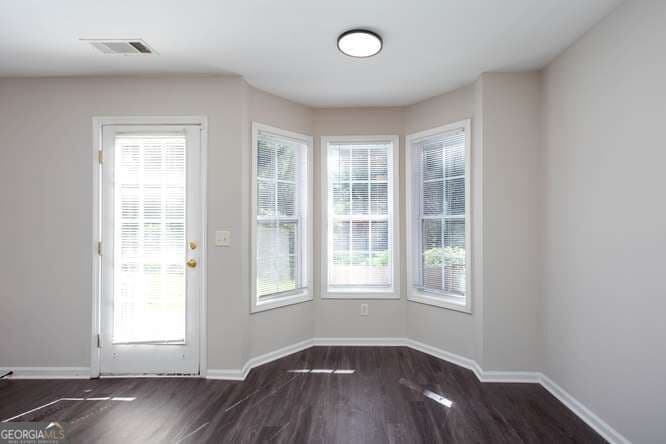 3 bedroom, 2.5 bathroom condominium for sale at 7712 Autry Circle 405, Douglasville, GA 30134 — photo 6