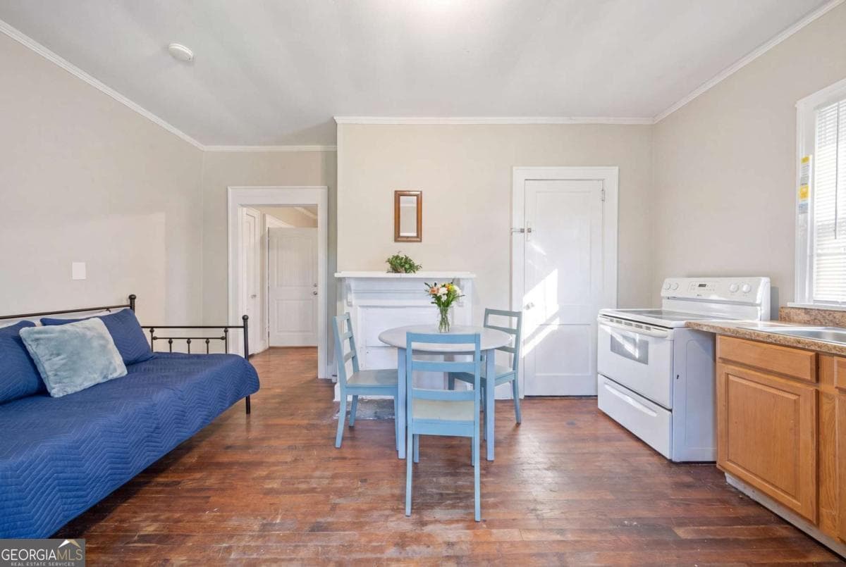 2 bedroom, 2 bathroom, 1,058 sq ft single family residence for sale at 149 Peachtree Street, Griffin, GA 30223 — photo 2