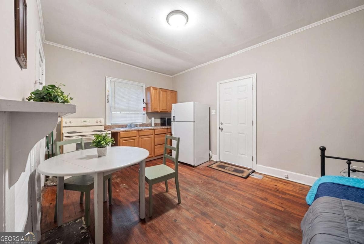 2 bedroom, 2 bathroom, 1,058 sq ft single family residence for sale at 149 Peachtree Street, Griffin, GA 30223 — photo 5
