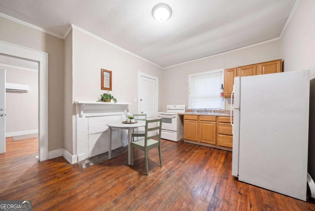 2 bedroom, 2 bathroom, 1,058 sq ft single family residence for sale at 149 Peachtree Street, Griffin, GA 30223 — photo 4
