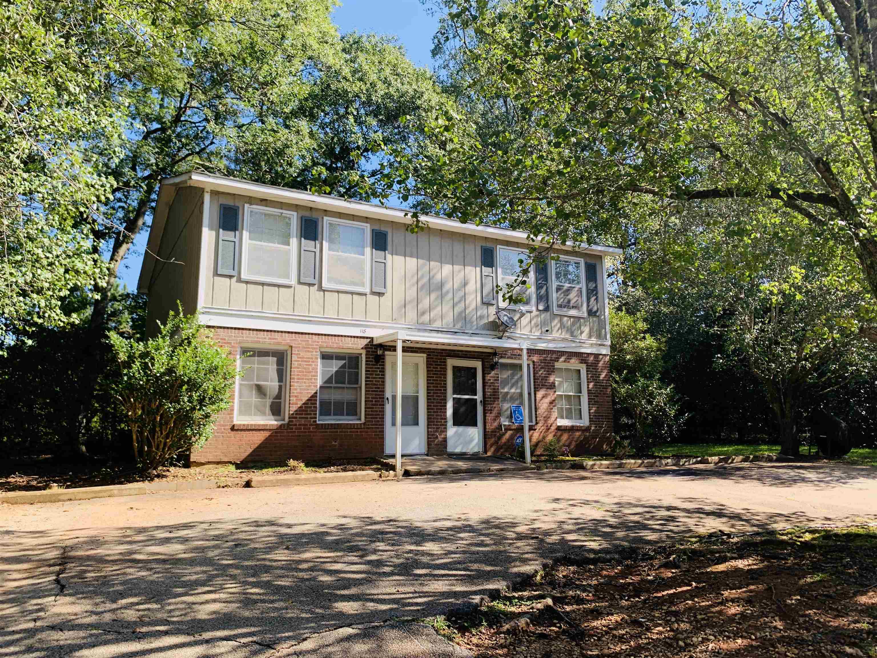 2 bedroom, 1.5 bathroom, 960 sq ft duplex for rent at 116 Lafayette Court 118, Lagrange, GA 30240 for $950 a month