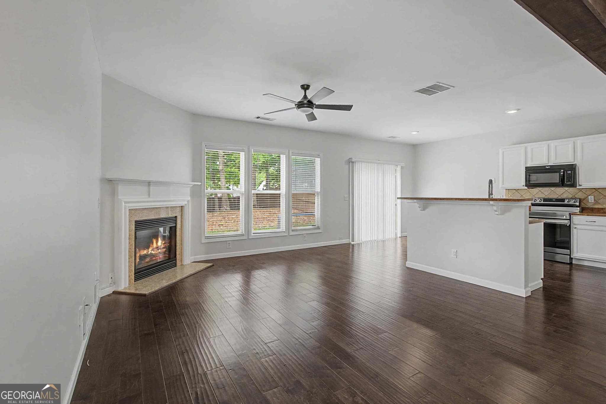 3 bedroom, 2.5 bathroom, 1,878 sq ft single family residence for rent at 6060 Bentley Way, Cumming, GA 30040 for $2,250 a month — photo 7