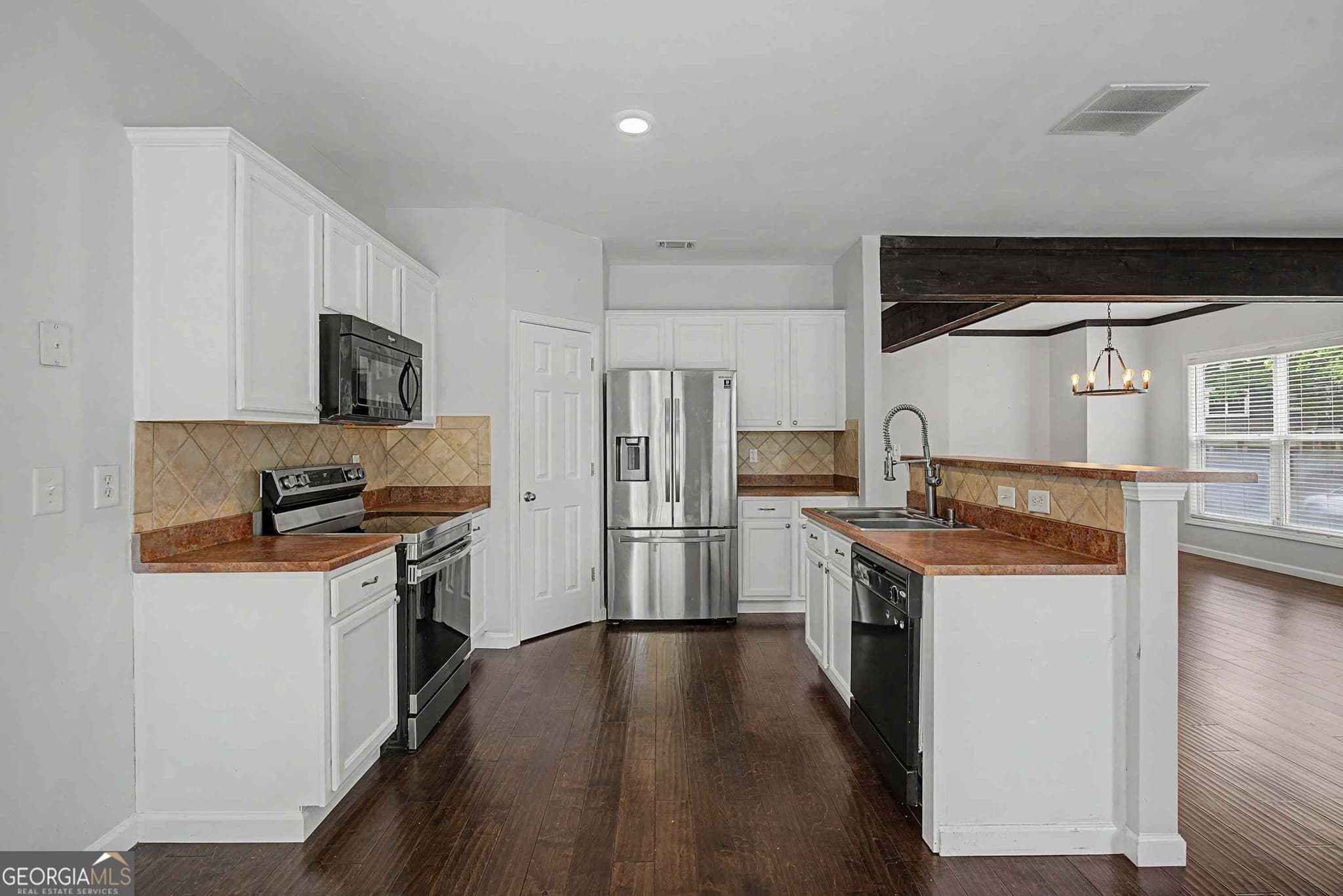 3 bedroom, 2.5 bathroom, 1,878 sq ft single family residence for rent at 6060 Bentley Way, Cumming, GA 30040 for $2,250 a month — photo 9