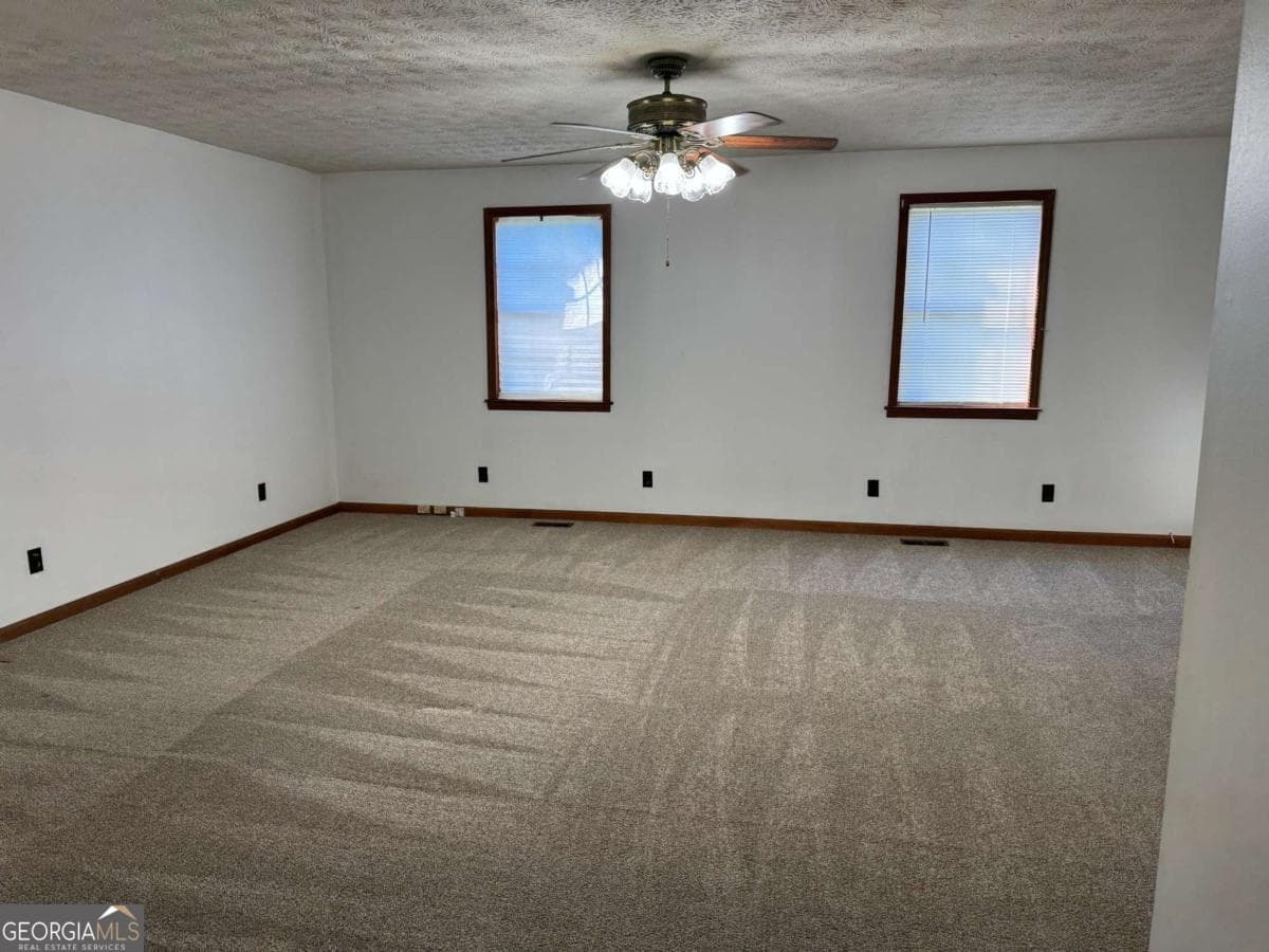 3 bedroom, 2 bathroom, 1,800 sq ft single family residence for sale at 313 Carter Street, Greenville, GA 30222 — photo 10