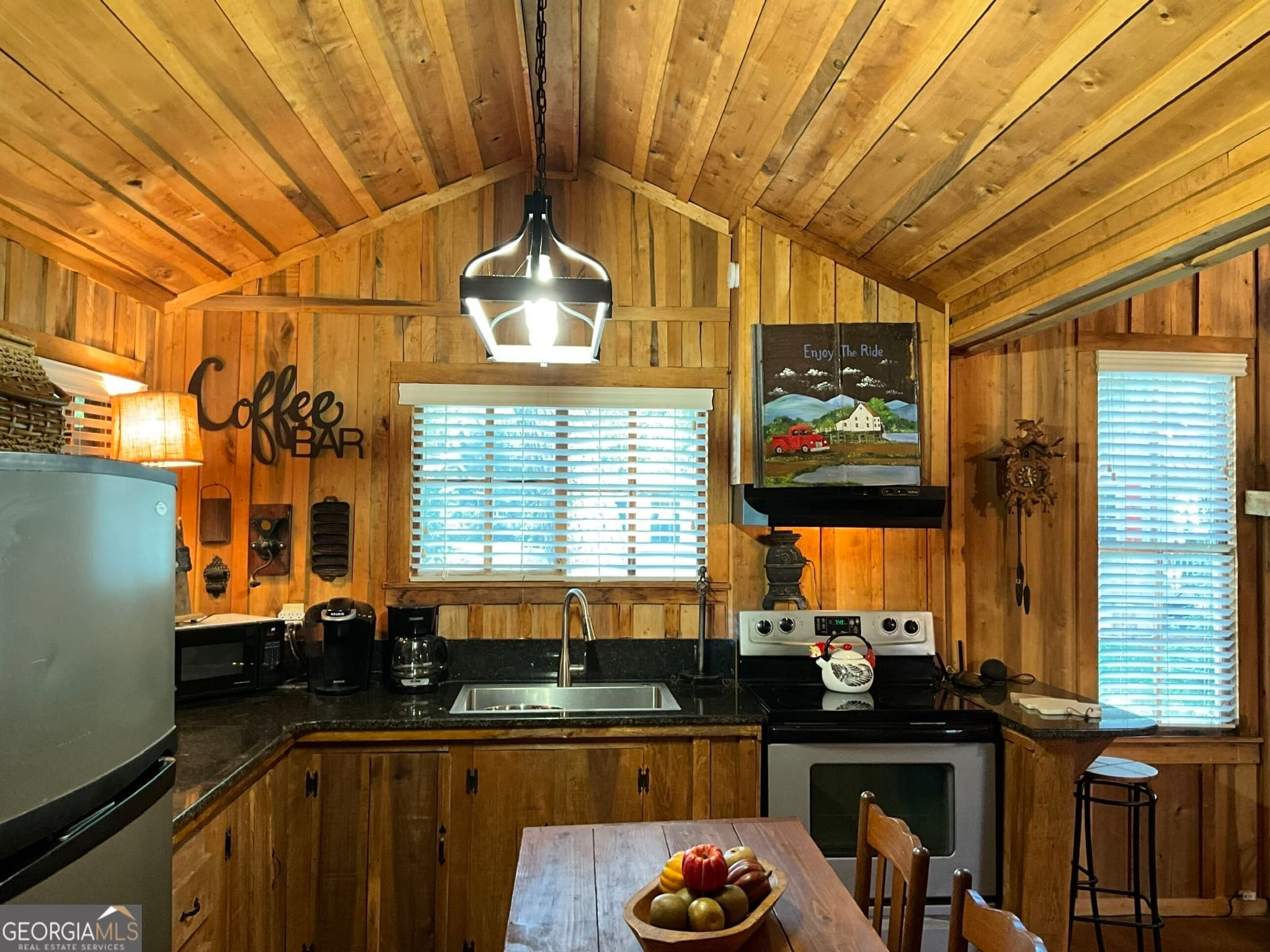 2 bedroom, 1 bathroom, 1,090 sq ft cabin,single family residence for sale at 21 Litton Way, Blairsville, GA 30512 — photo 7
