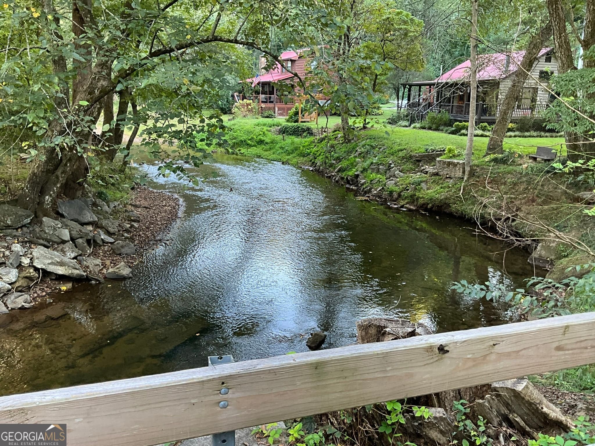 2 bedroom, 1 bathroom, 1,090 sq ft cabin,single family residence for sale at 21 Litton Way, Blairsville, GA 30512 — photo 3