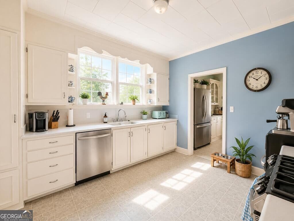 4 bedroom, 2 bathroom, 2,804 sq ft single family residence for sale at 503 Hancock Street, Fort Gaines, GA 39851 — photo 4