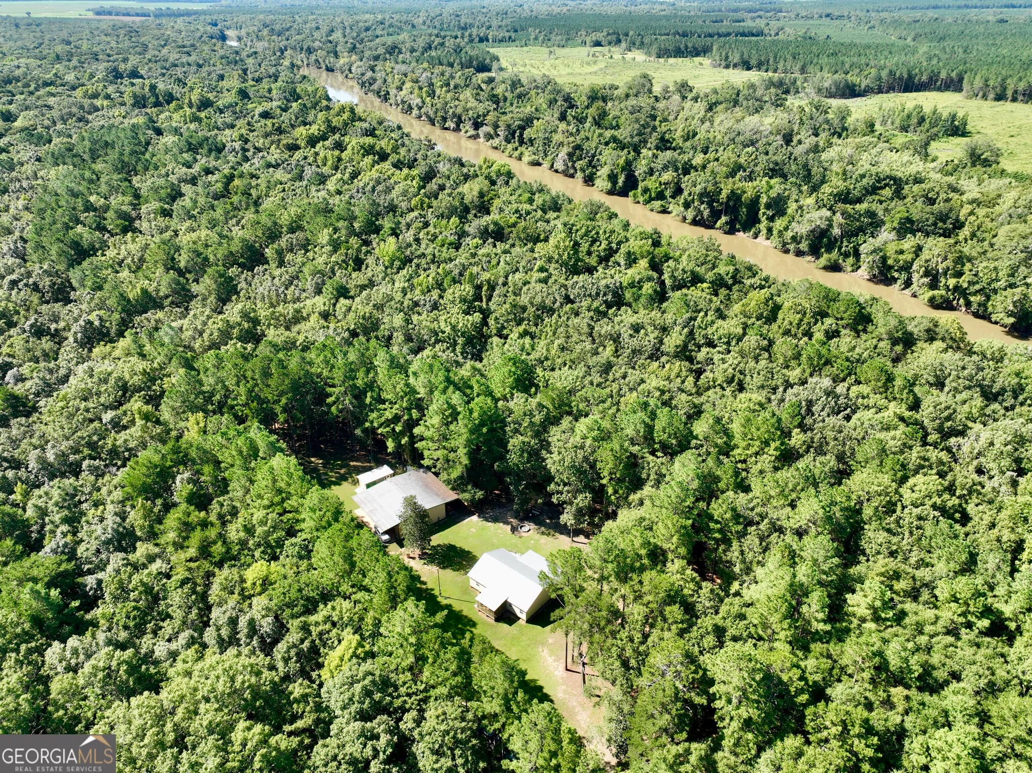 3 bedroom, 2 bathroom, 1,600 sq ft farm under contract at 239 Coleman Landing Road, Hawkinsville, GA 31036 — photo 2