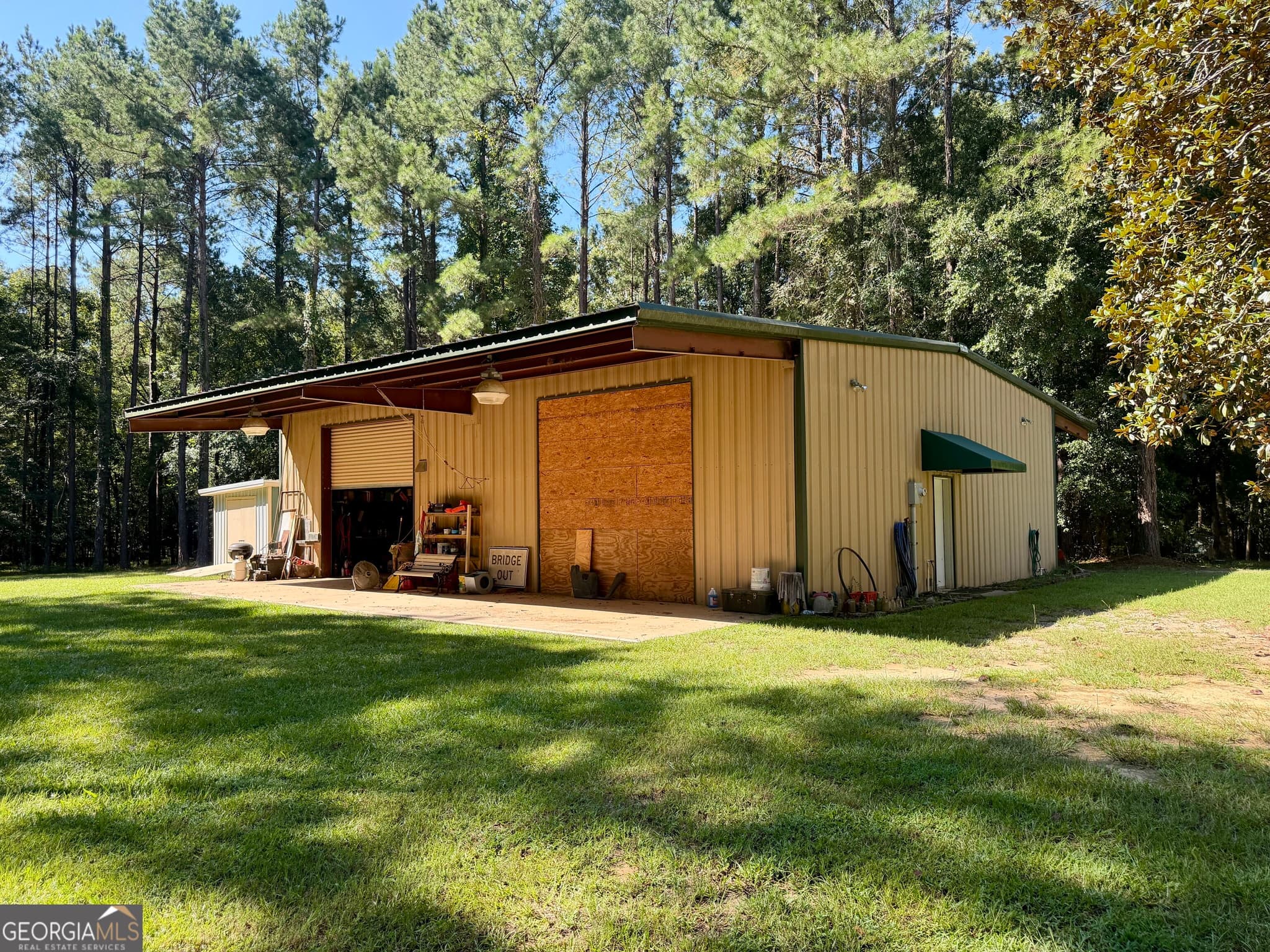 3 bedroom, 2 bathroom, 1,600 sq ft farm under contract at 239 Coleman Landing Road, Hawkinsville, GA 31036 — photo 3