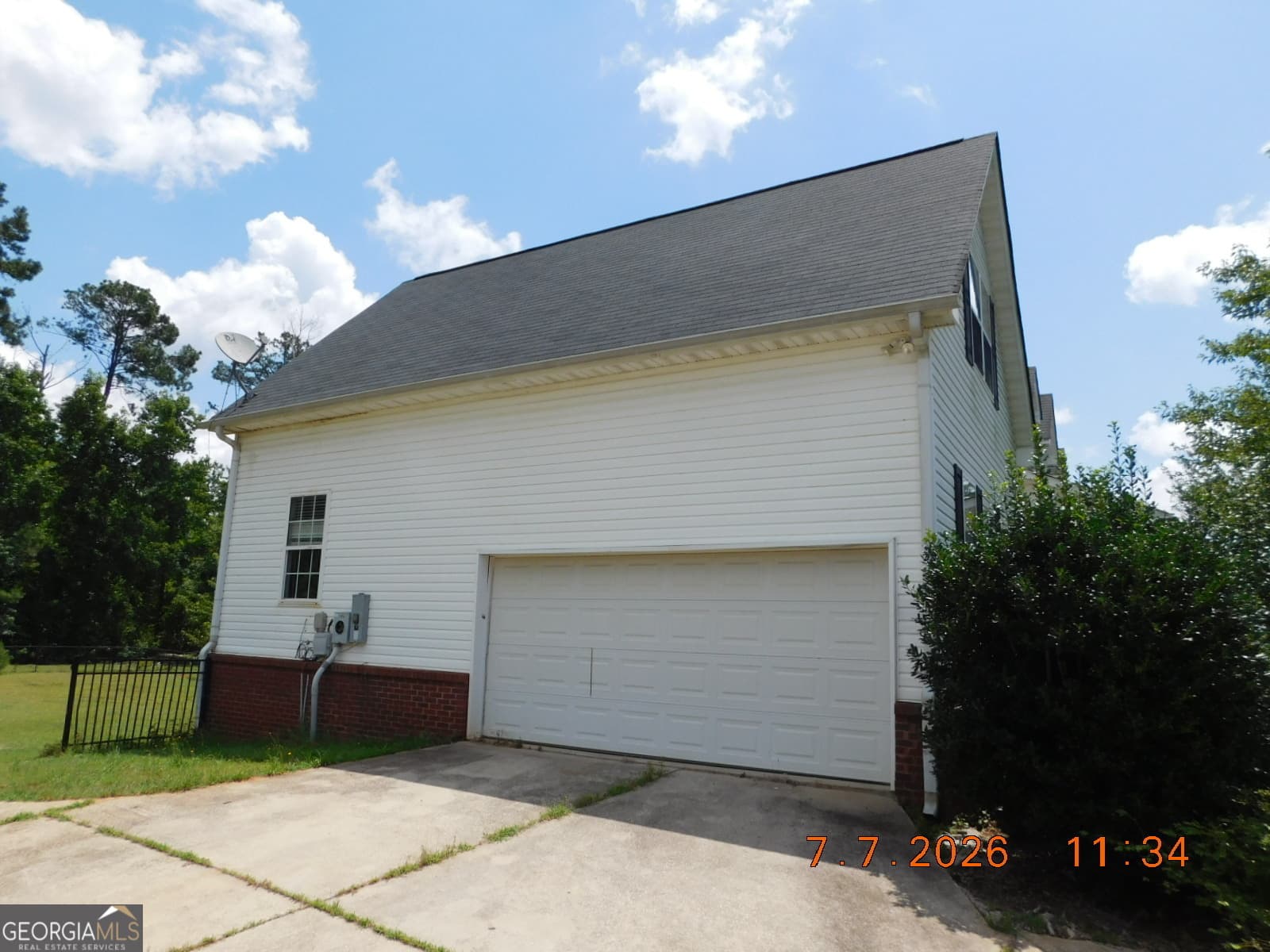 4 bedroom, 3.5 bathroom, 3,156 sq ft single family residence for sale at 284 Valley Way, Hampton, GA 30228 — photo 2