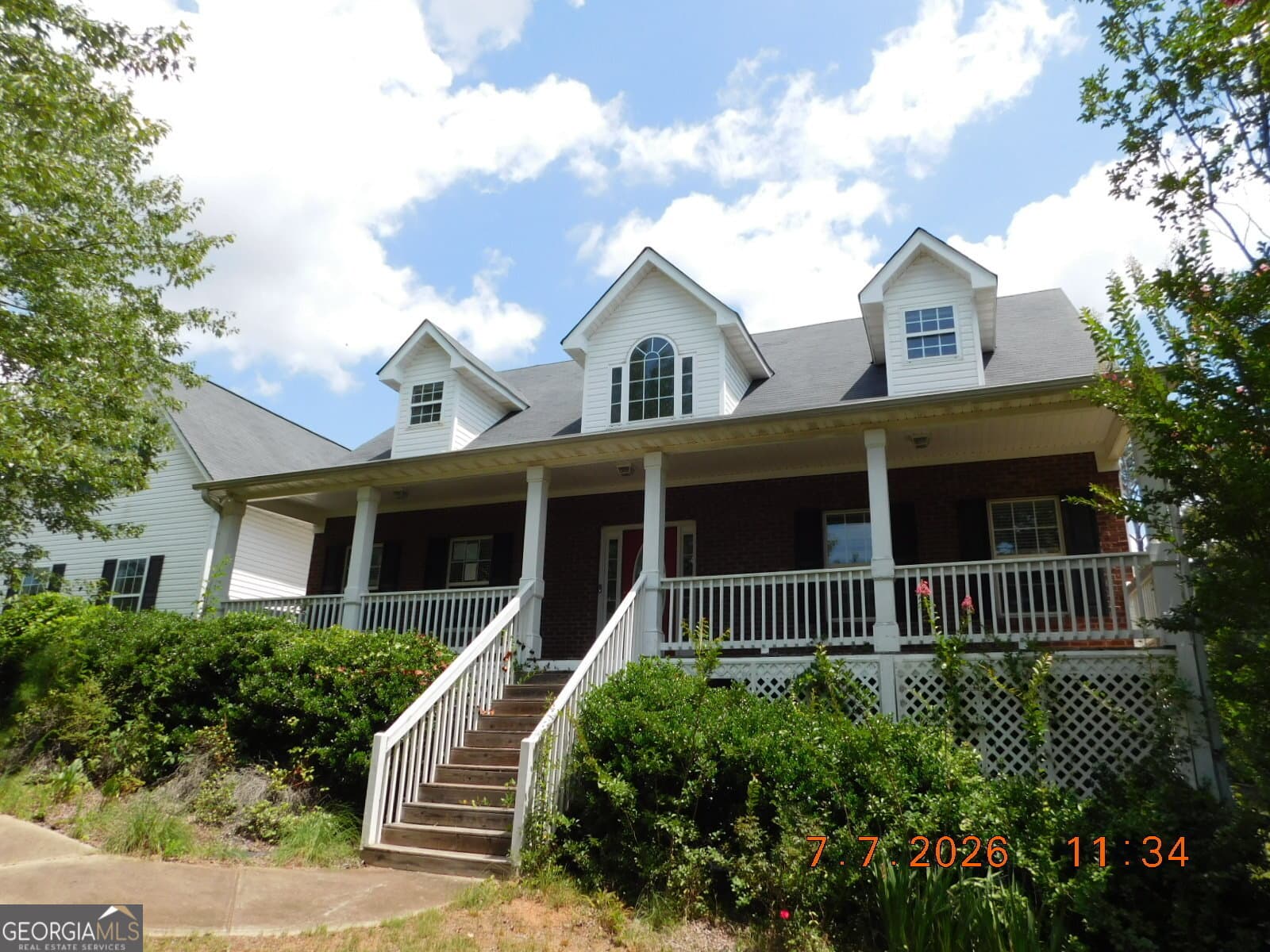 4 bedroom, 3.5 bathroom, 3,156 sq ft single family residence for sale at 284 Valley Way, Hampton, GA 30228