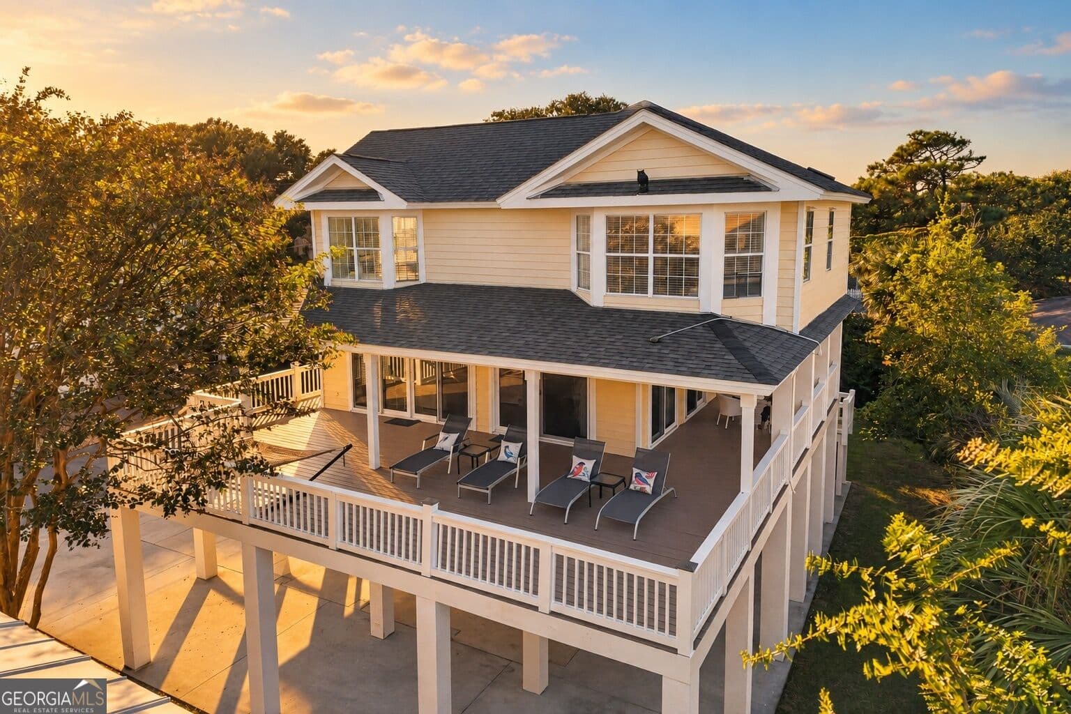 5 bedroom, 4 bathroom, 3,003 sq ft single family residence for sale at 10 Center Place, Tybee Island, GA 31328 — photo 1 of 59