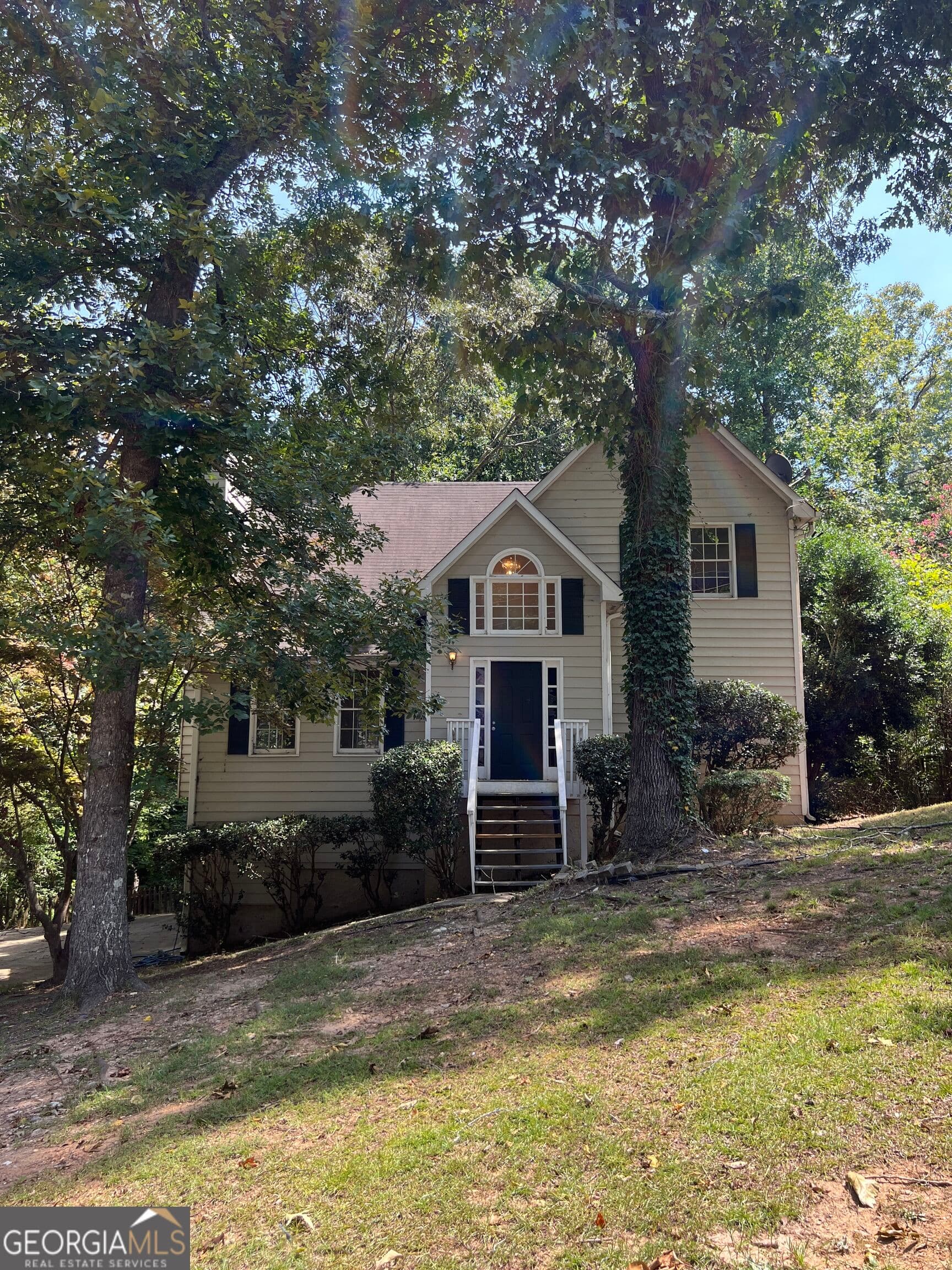4 bedroom, 2.5 bathroom, 1,834 sq ft single family residence for rent at 222 Garretts Drive, Douglasville, GA 30134 for $1,900 a month — photo 1 of 16