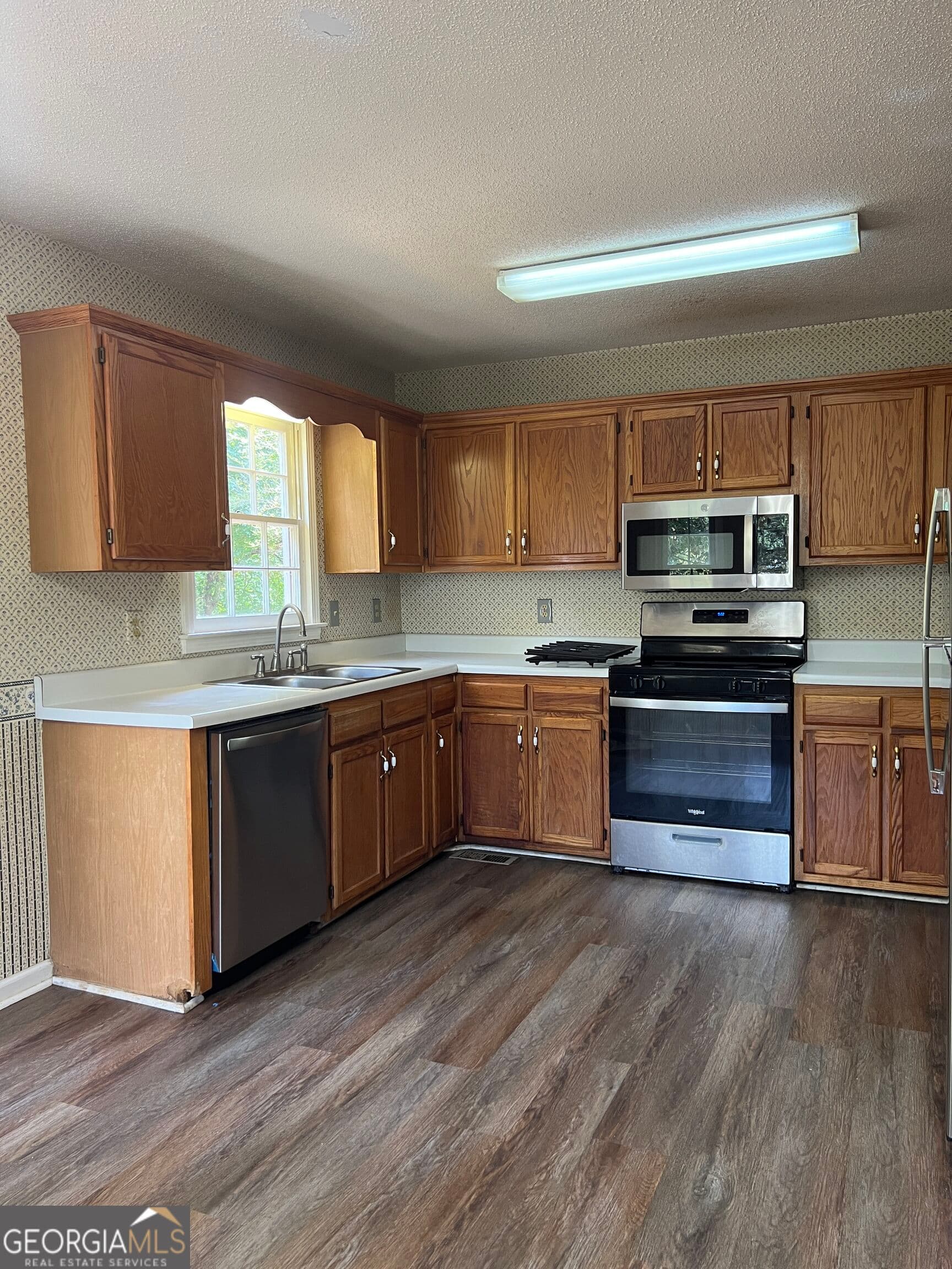 4 bedroom, 2.5 bathroom, 1,834 sq ft single family residence for rent at 222 Garretts Drive, Douglasville, GA 30134 for $1,900 a month — photo 4