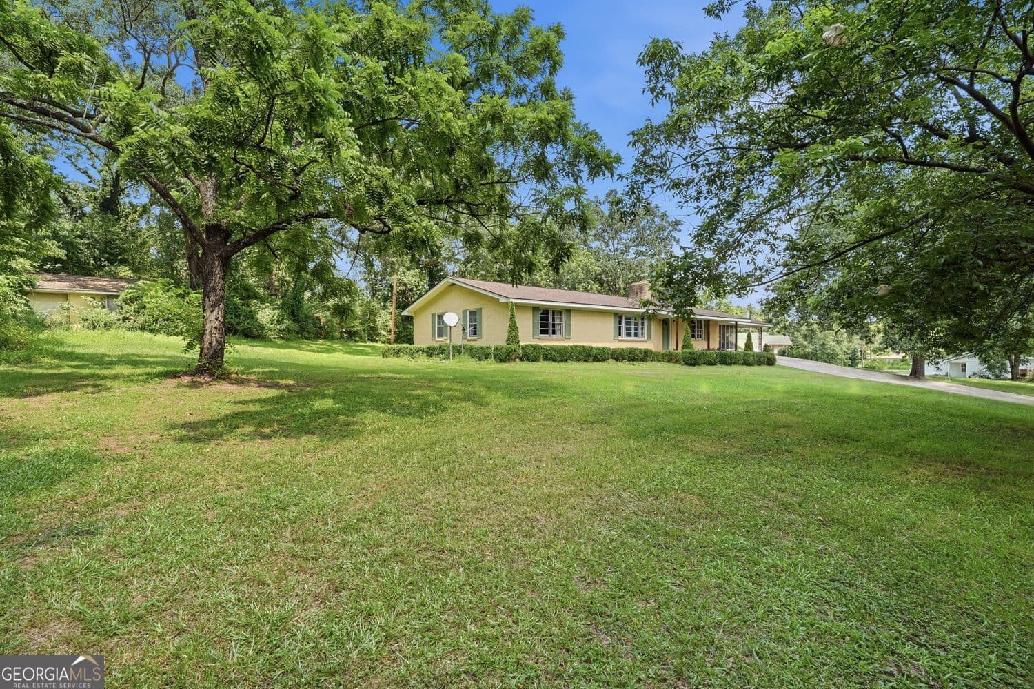 3 bedroom, 2 bathroom, 2,084 sq ft single family residence for sale at 264 School Street, Gillsville, GA 30543