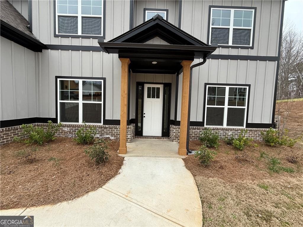 5 bedroom, 4 bathroom, 3,573 sq ft single family residence for sale at 3229 TRADITIONS Way, Jefferson, GA 30549 — photo 2
