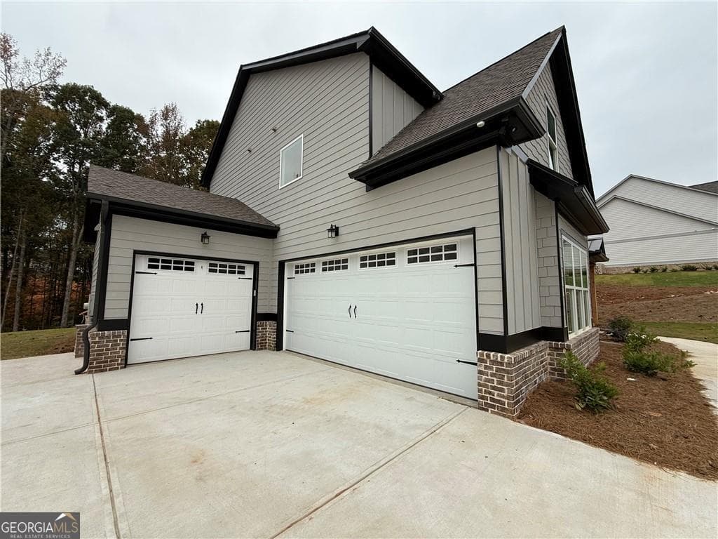 5 bedroom, 4 bathroom, 3,573 sq ft single family residence for sale at 3229 TRADITIONS Way, Jefferson, GA 30549 — photo 3