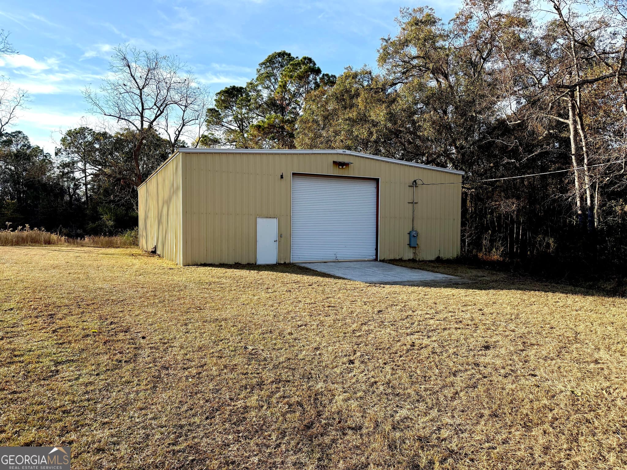 1 bedroom, 1 bathroom single family residence for sale at 1393 ephesus church Road, Register, GA 30452