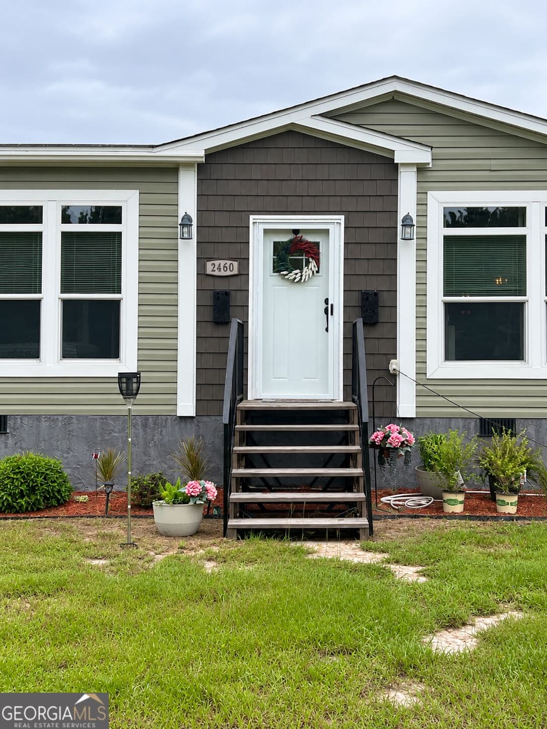 4 bedroom, 2 bathroom, 2,304 sq ft manufactured home,single family residence for sale at 2460 Miller Hayes Road, Waycross, GA 31503 — photo 2